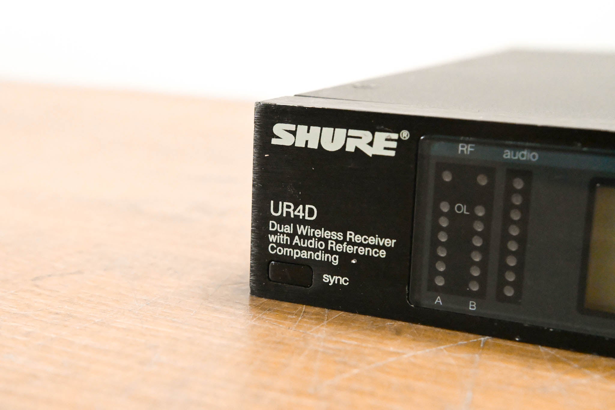 Shure UR4D Dual-Channel UHF Wireless Receiver - H4 Band: 518-578 MHz