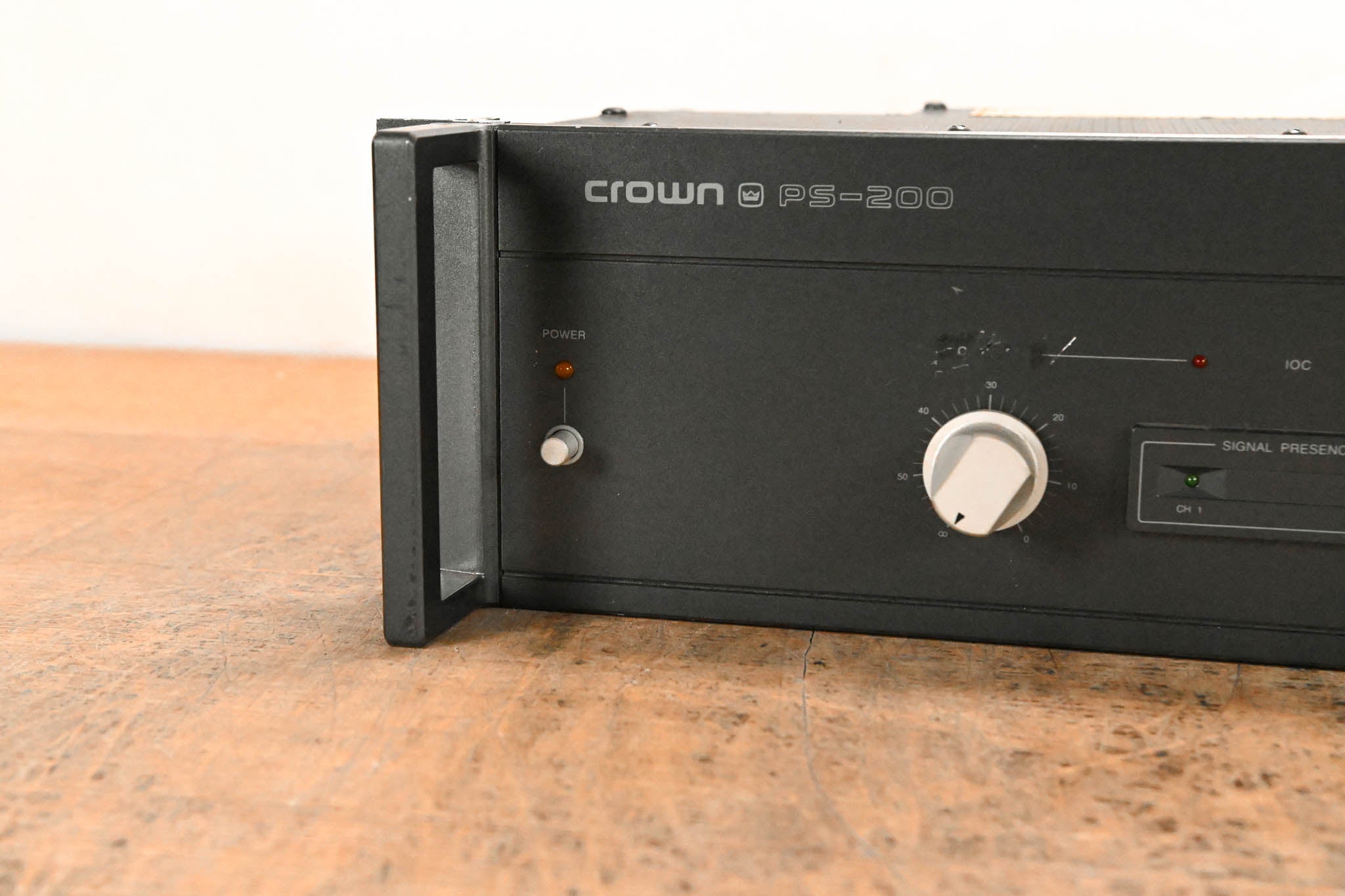 Crown PS-200 アンプ 750W Crown PS-200 2-Channel Power Amplifier CG01QS8