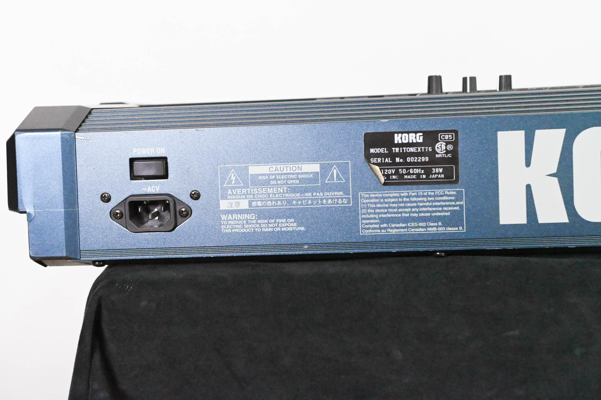 Korg Triton Extreme 76 76-Key 120-Voice Polyphonic Workstation