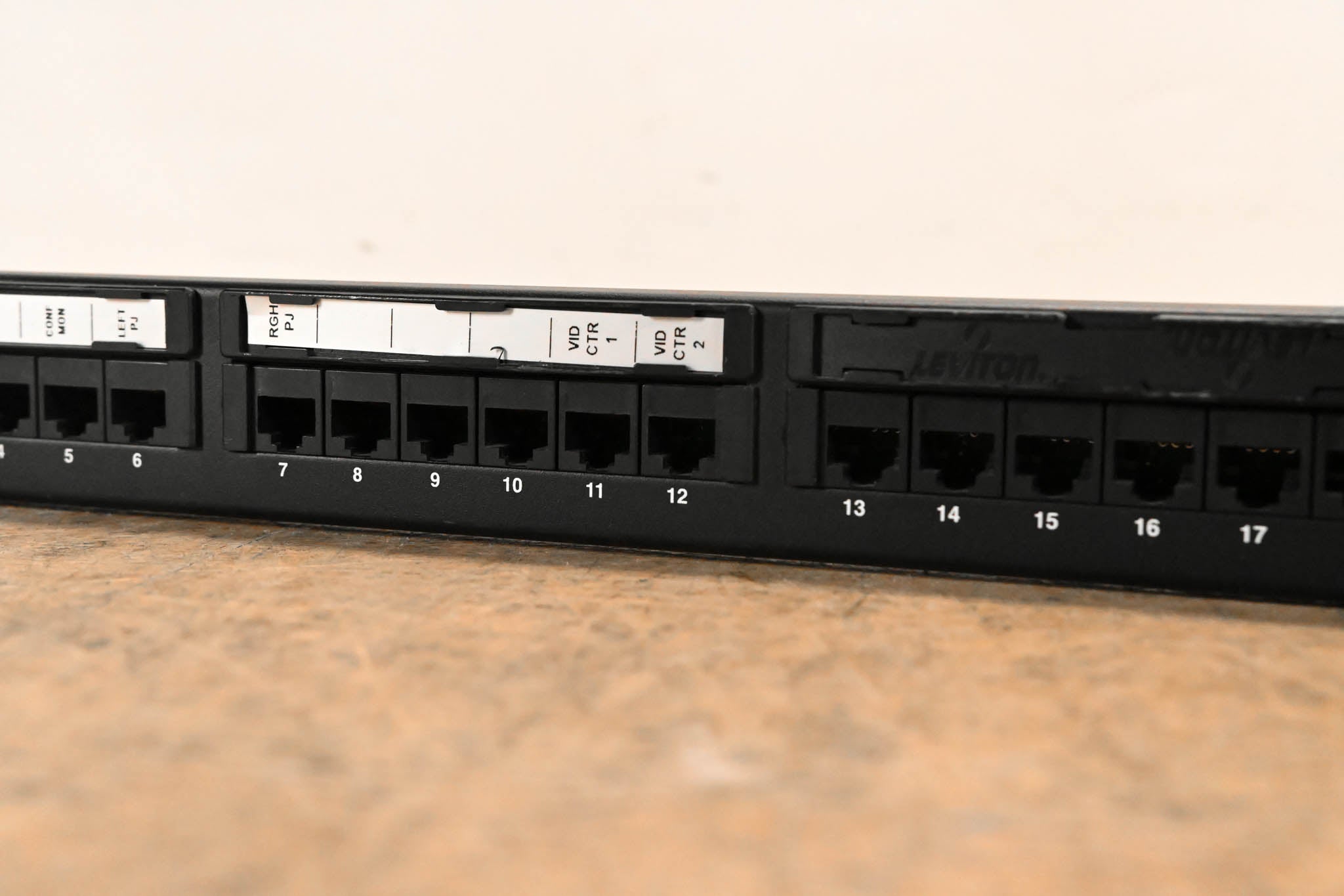 Leviton eXtreme 6+ 24-Port  Cat 6 Universal Patch Panel