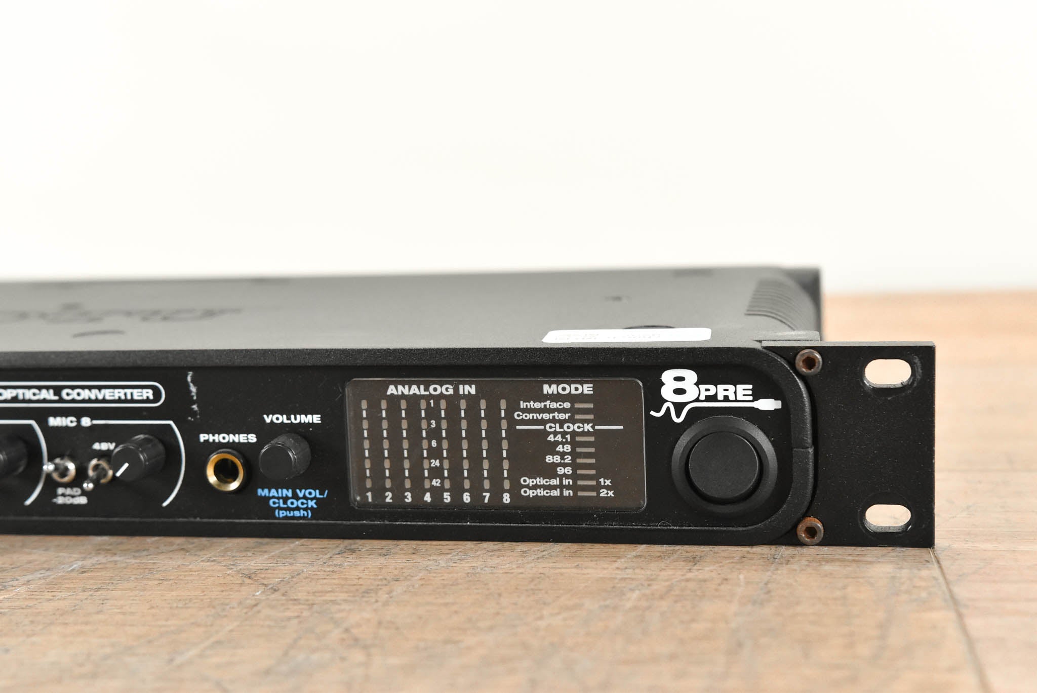 MOTU 8pre 16x12 FireWire Audio Interface with 8 Mic Inputs