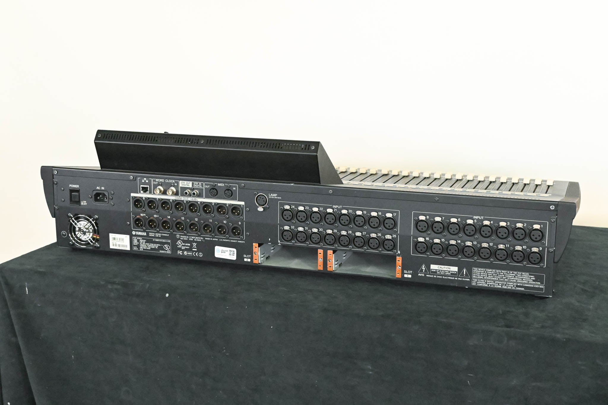 Yamaha LS9-32 32-Input Digital Mixing Console