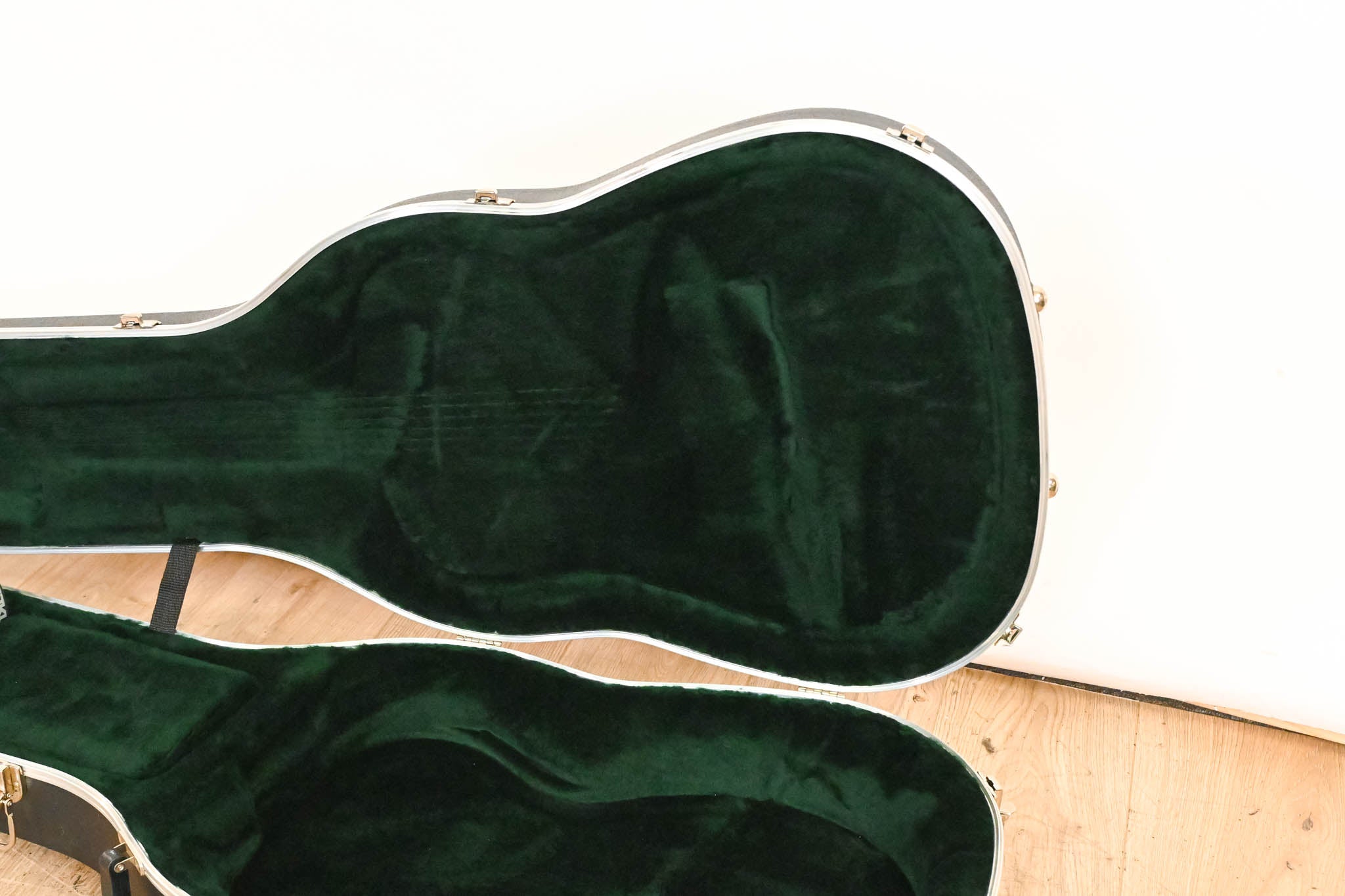 Martin 000 630 Molded Acoustic Guitar Case Black Green