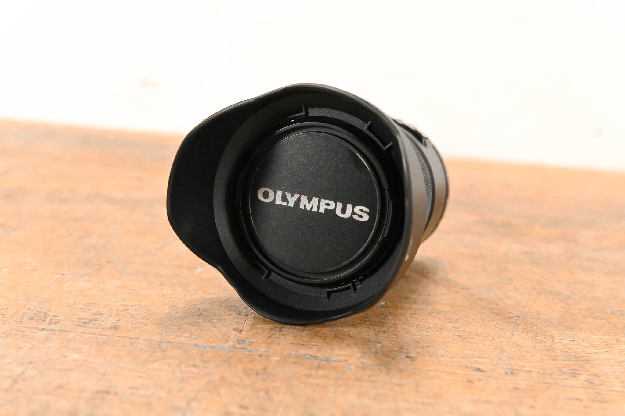 Olympus M.Zuiko Digital ED 12-50mm f3.5-6.3 EZ w/ JJC LH-J55C Lens Hood