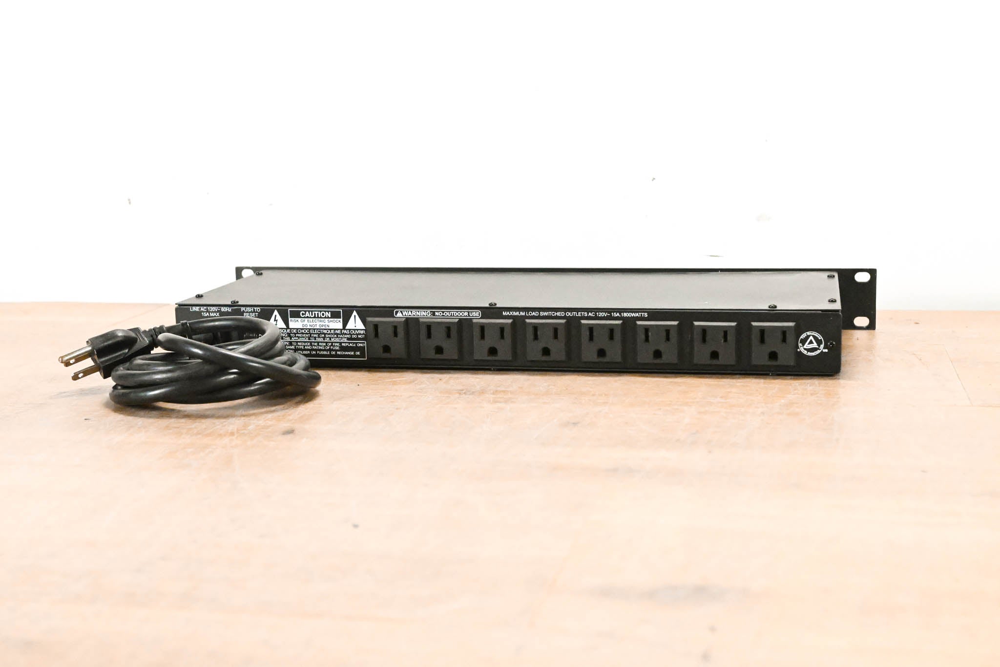 Furman M-8 8-Outlet Power Conditioner