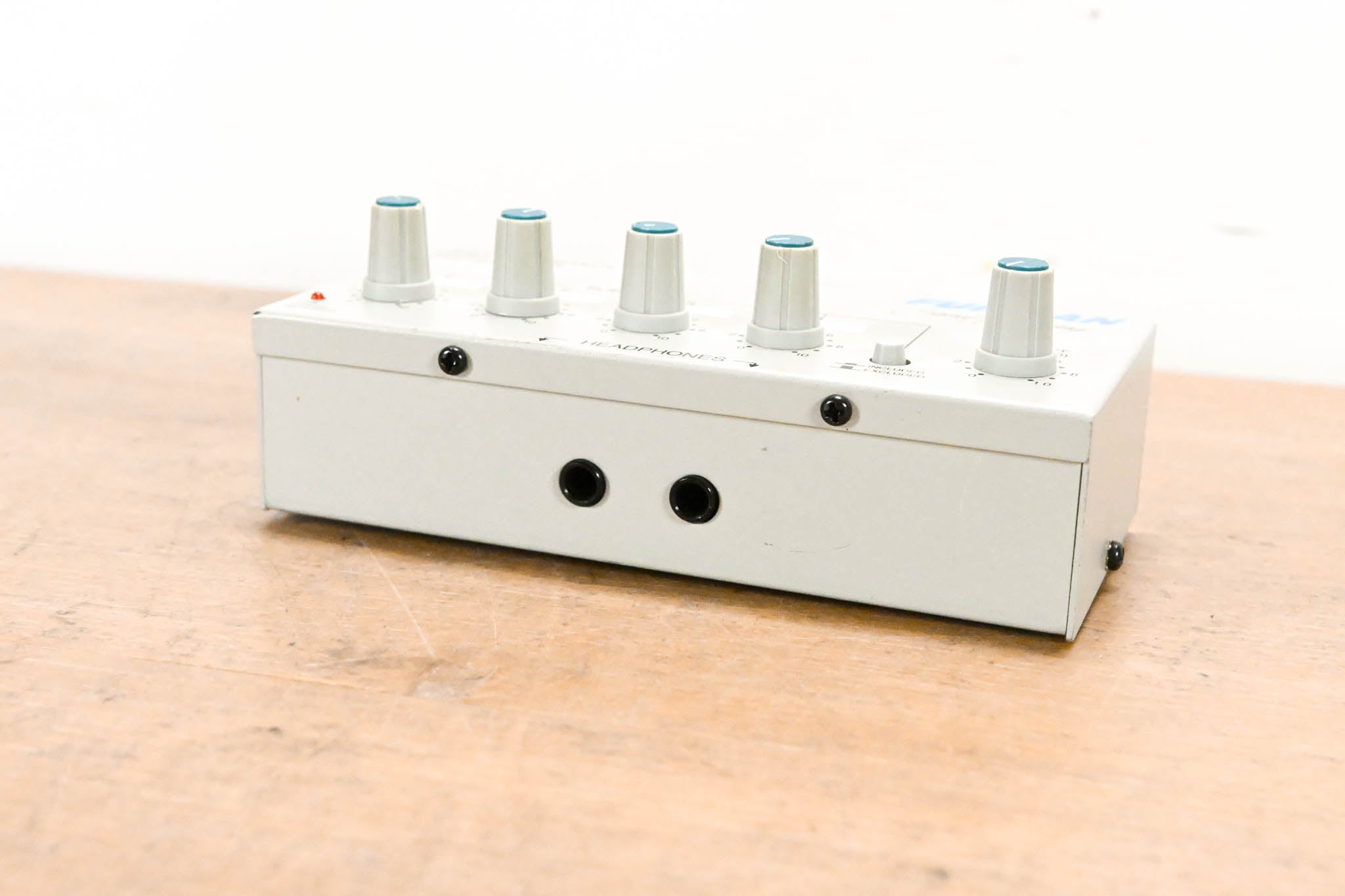 Furman HR-6 6-Channel Headphone Mixing Station