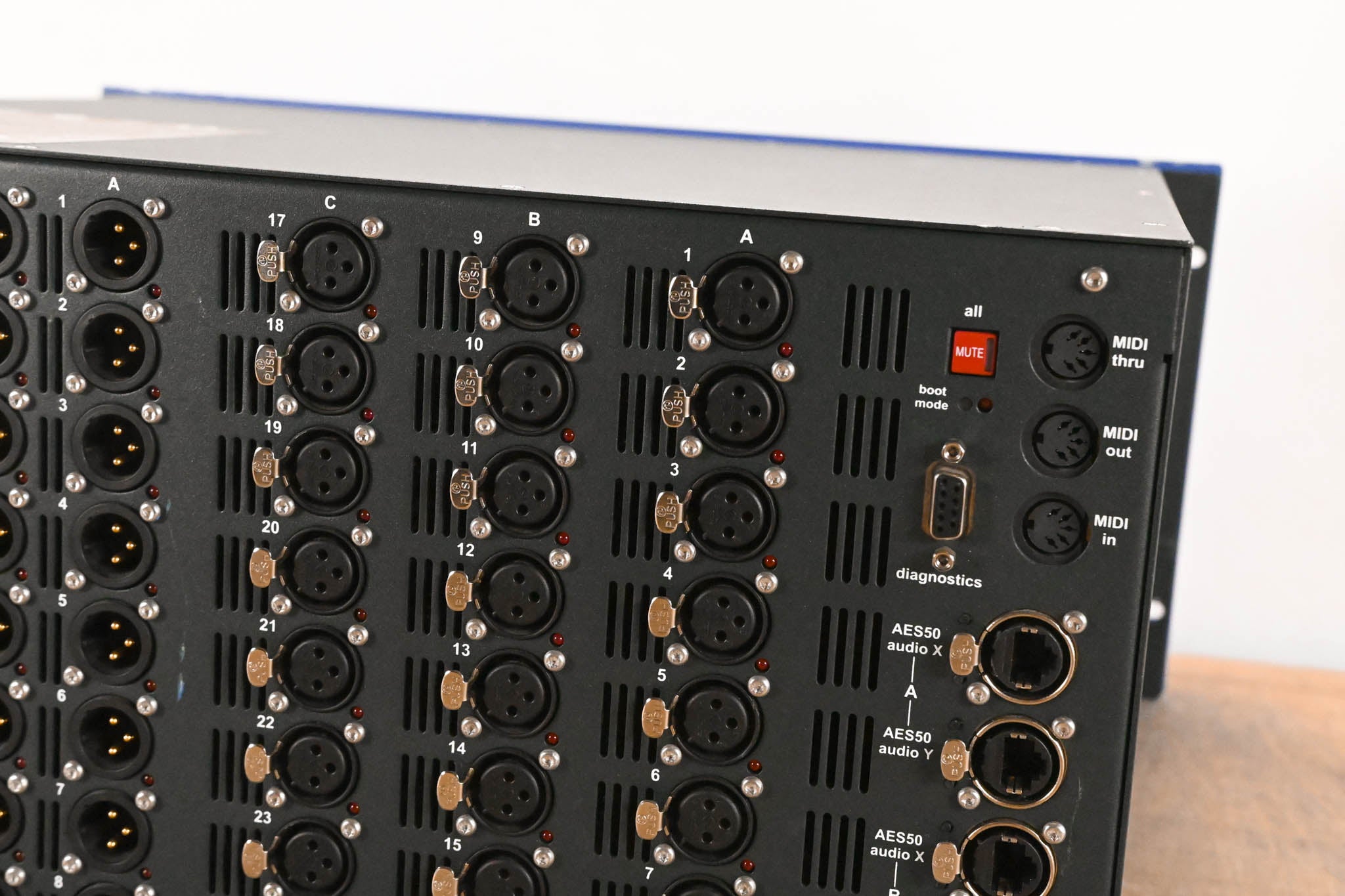 Midas DL231 24x24 Active Microphone Splitter