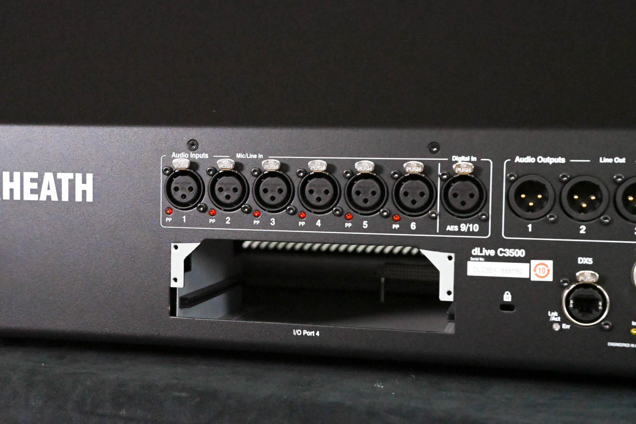 Allen & Heath dLive C3500 Control Surface w/ CDM48 48-in/24-out MixRack