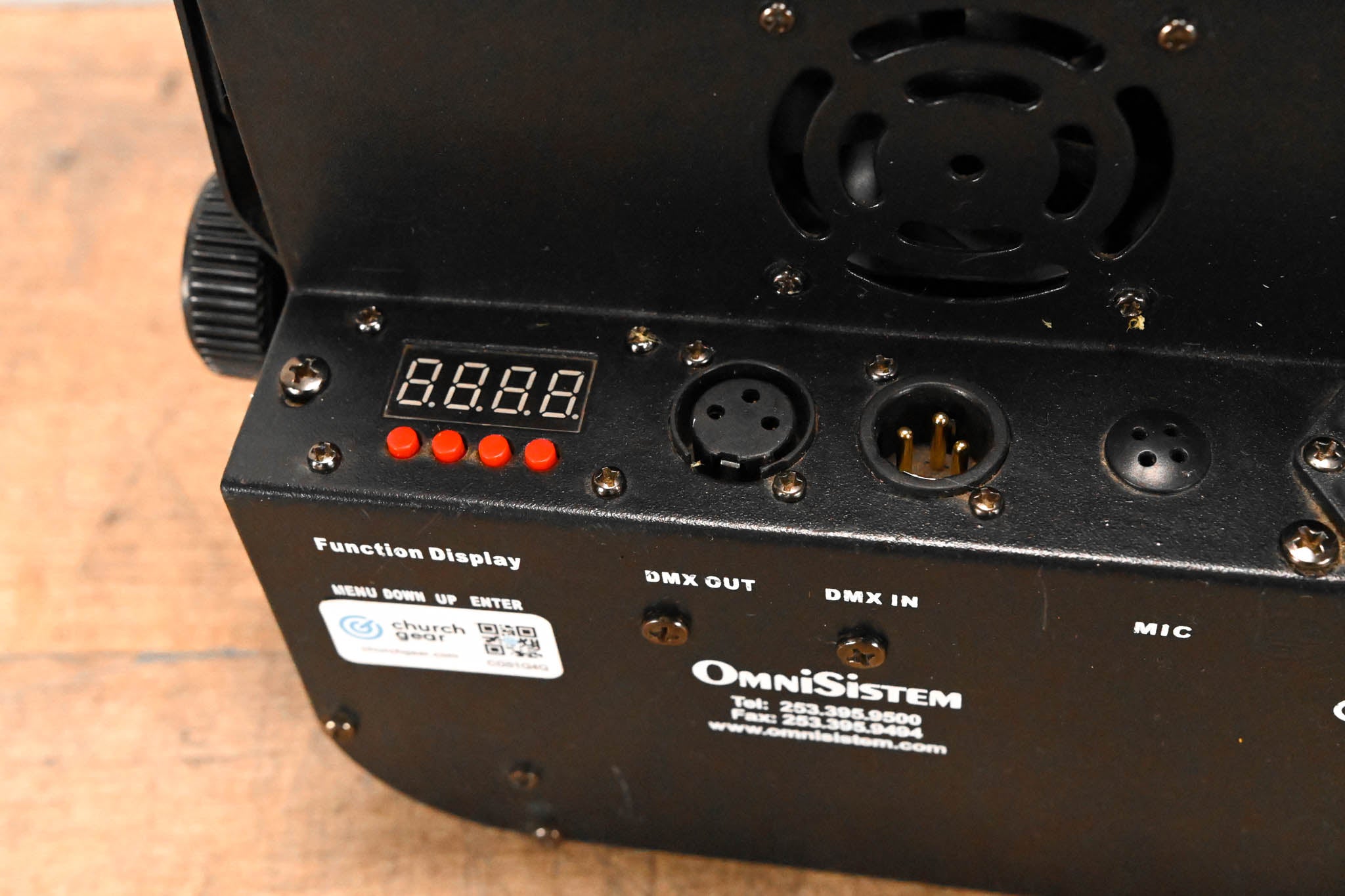 OmniSistem Thin Par Plus RGBW 6 x 10W RGBA Par Can Light