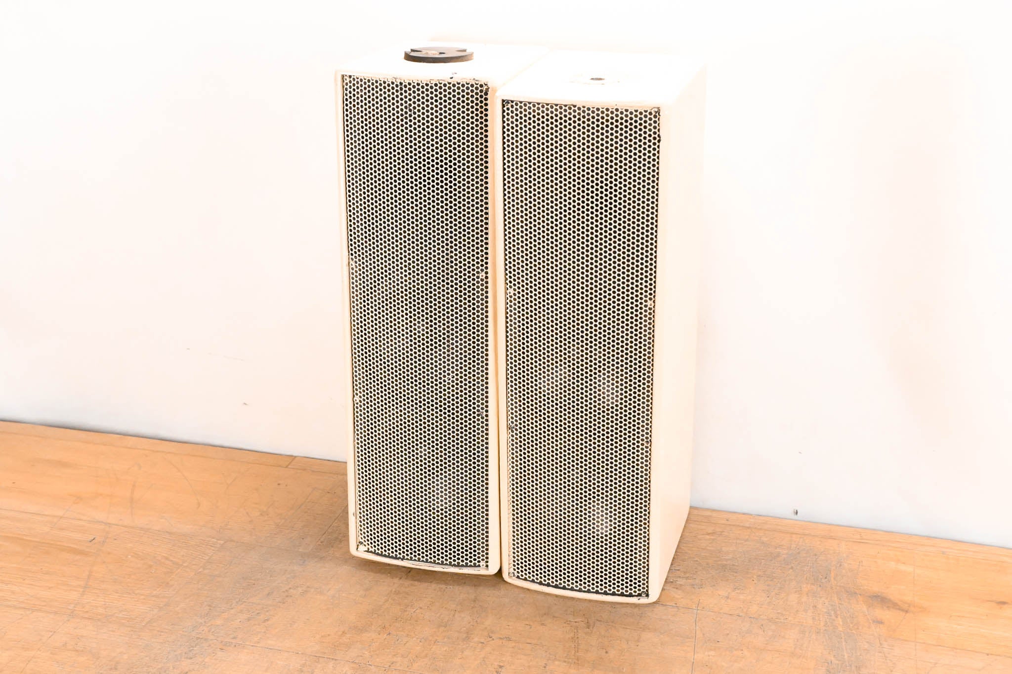 EAW UB52 Two-Way Full-Range Loudspeaker - White (PAIR)