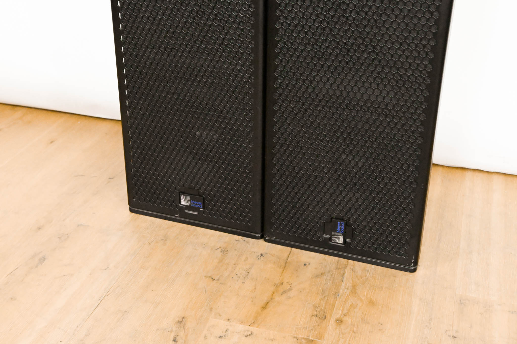 Meyer Sound UPJ-1P Compact VariO Loudspeaker (PAIR)