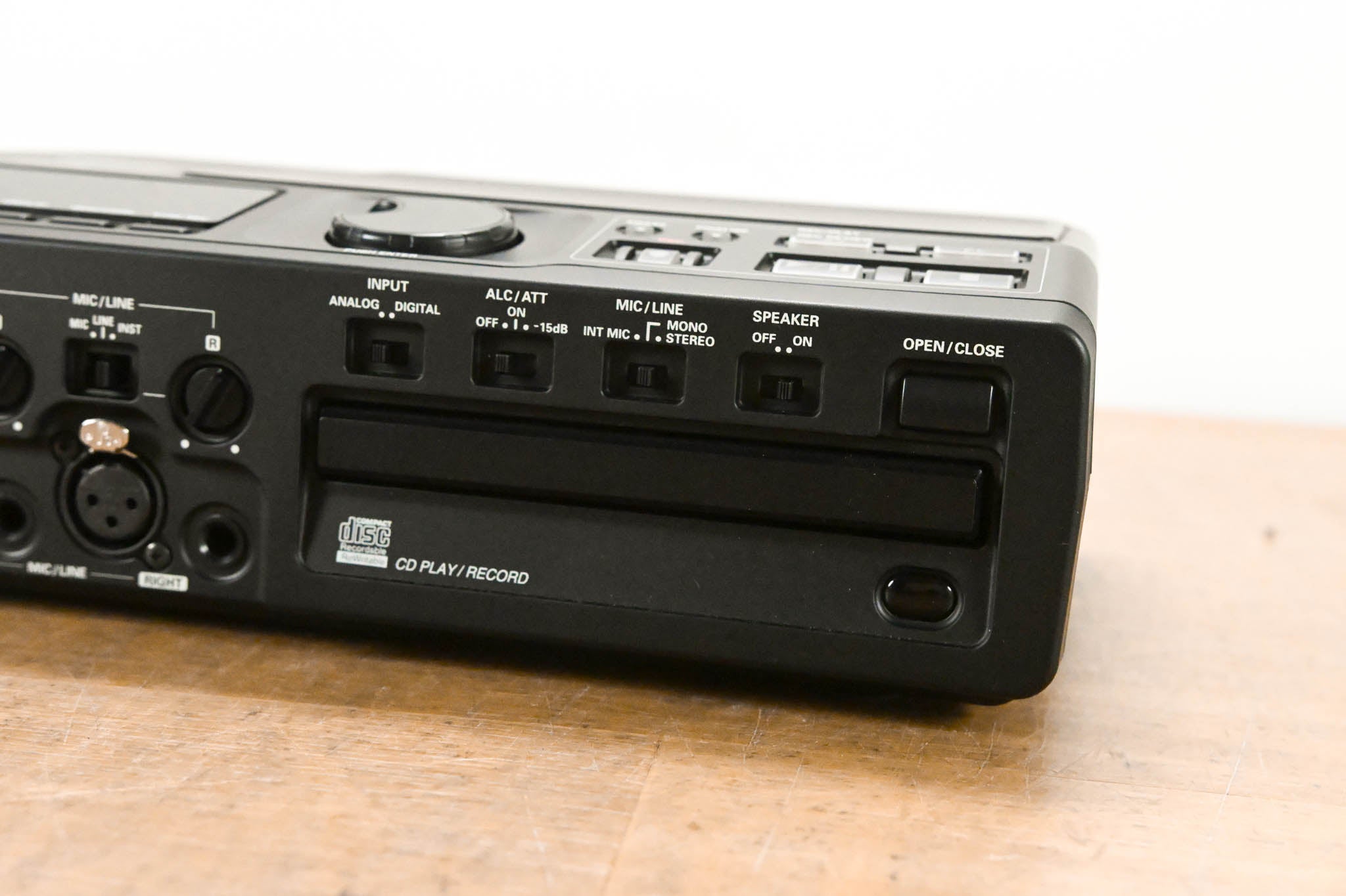 Superscope PSD330 Compact CD Player/Recorder with CA300 Carrying Case