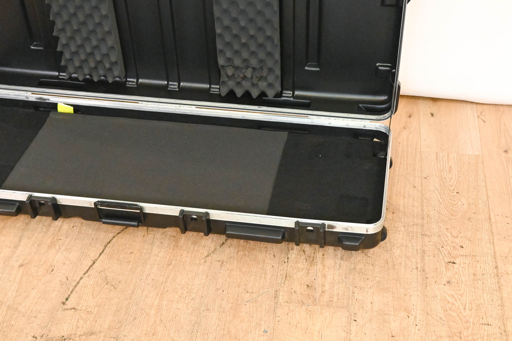 SKB 76-key Keyboard Case with Wheels