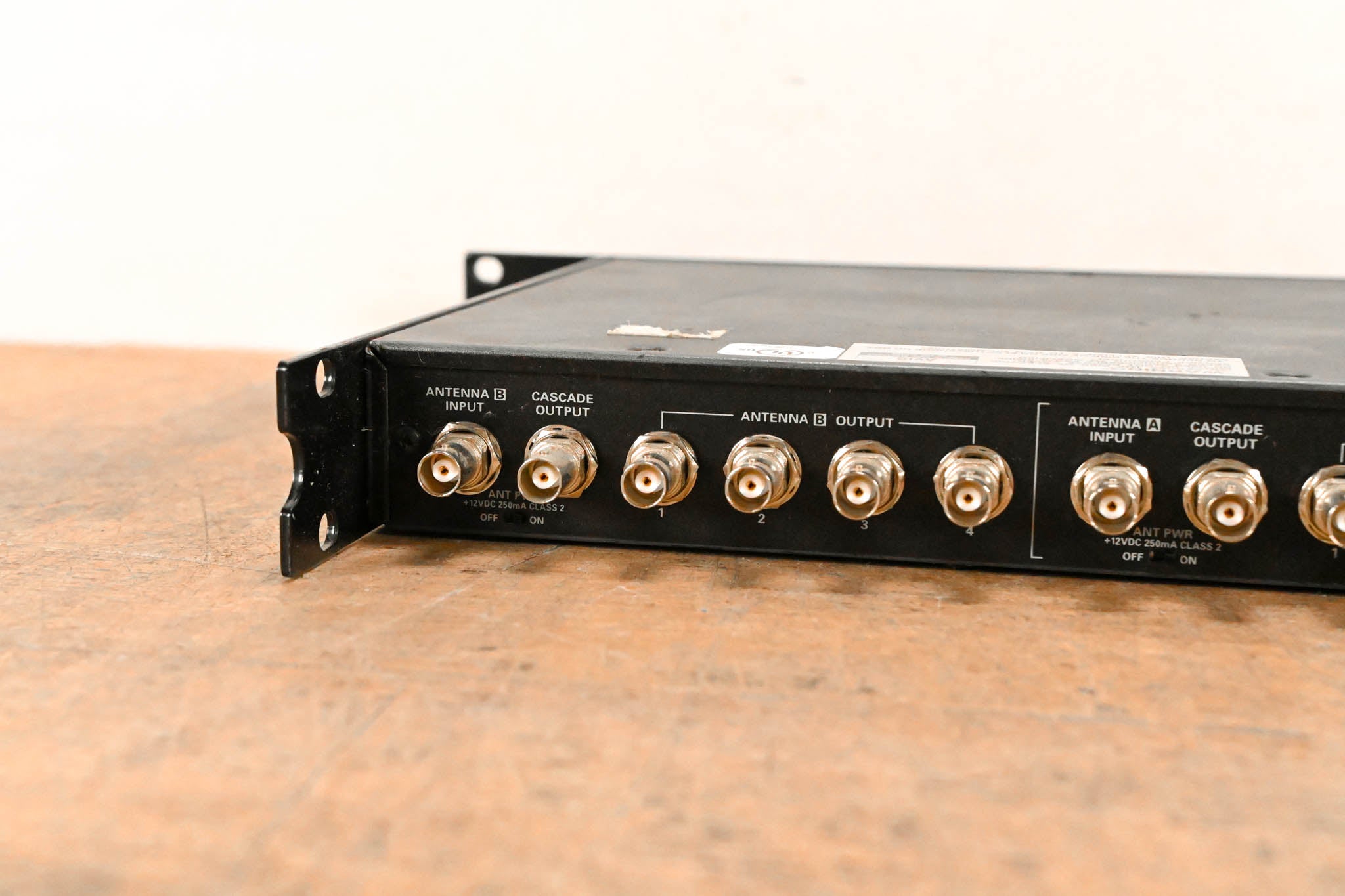 Audio-Technica AEW-DA550C UHF Antenna Distribution System