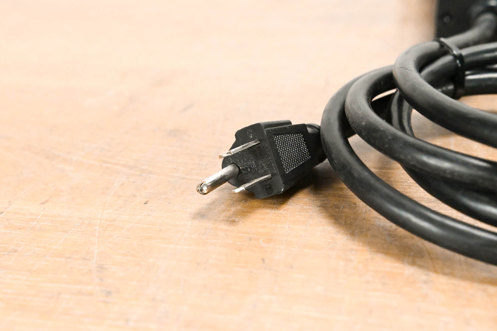 Furman M-8Dx 9-Outlet Power Conditioner
