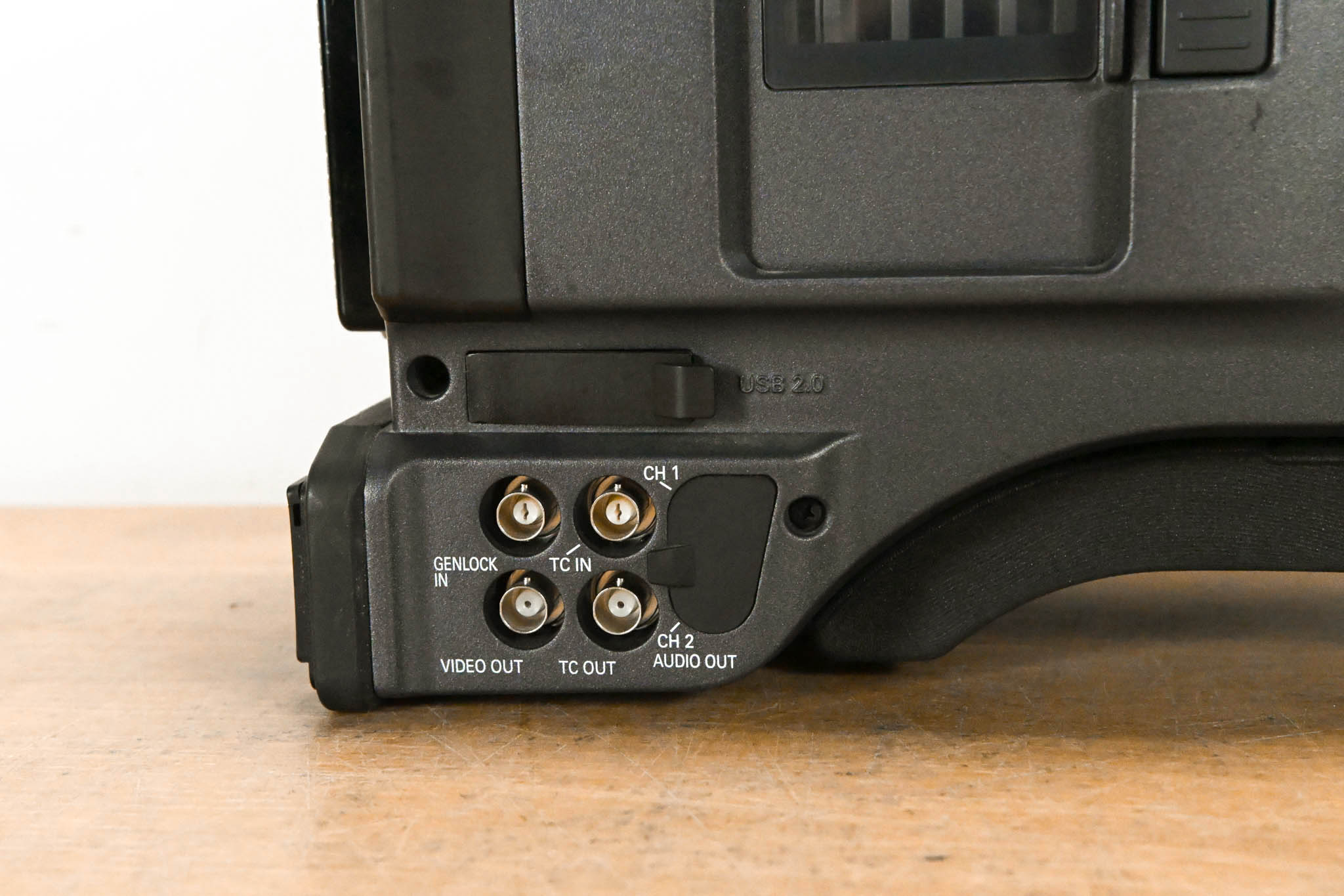 Panasonic AG-HPX500P 2/3" Shoulder-Mounted P2HD Camcorder