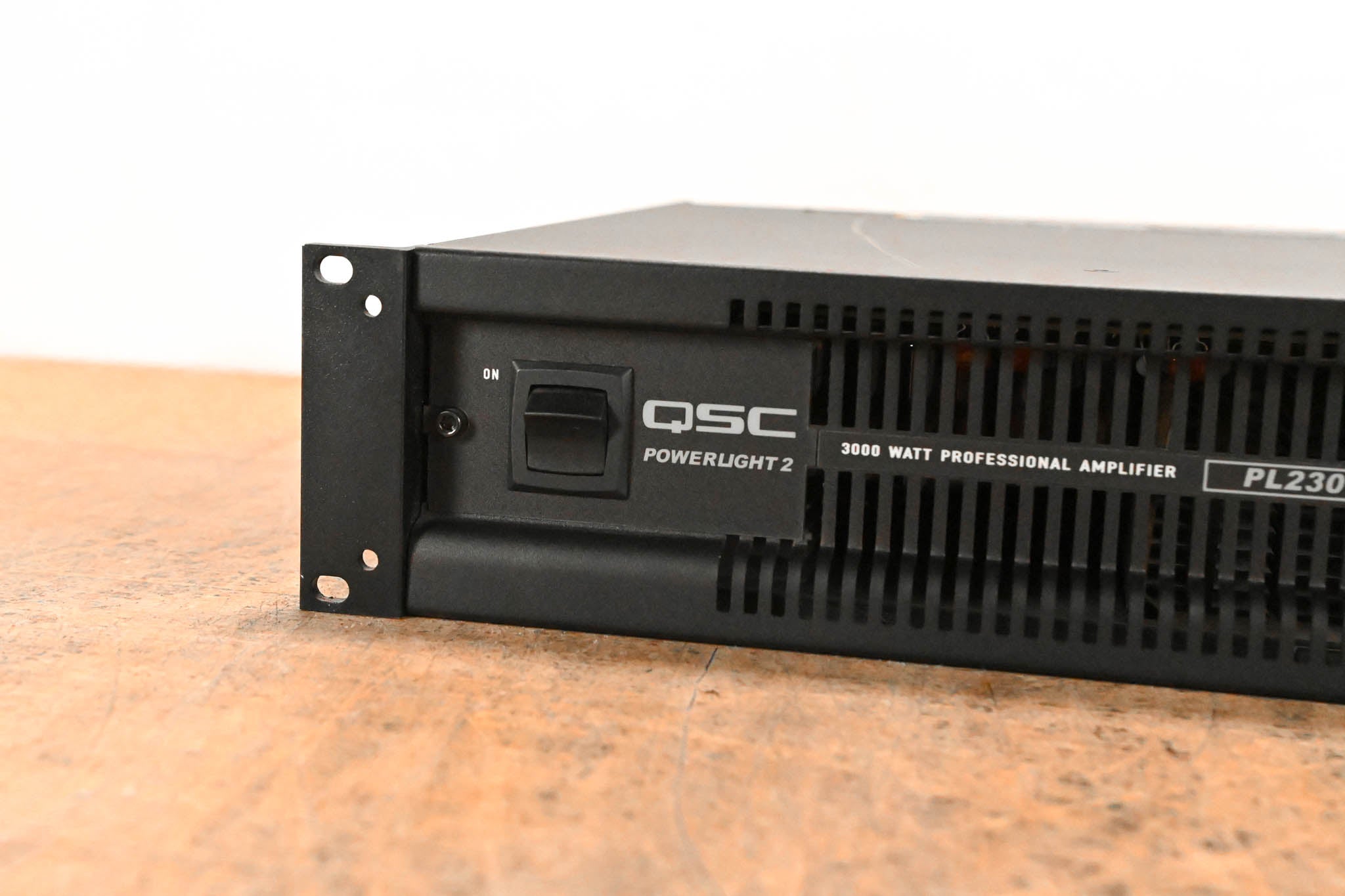 QSC PL230 PowerLight 2 Series 2-Channel 1500W Power Amplifier
