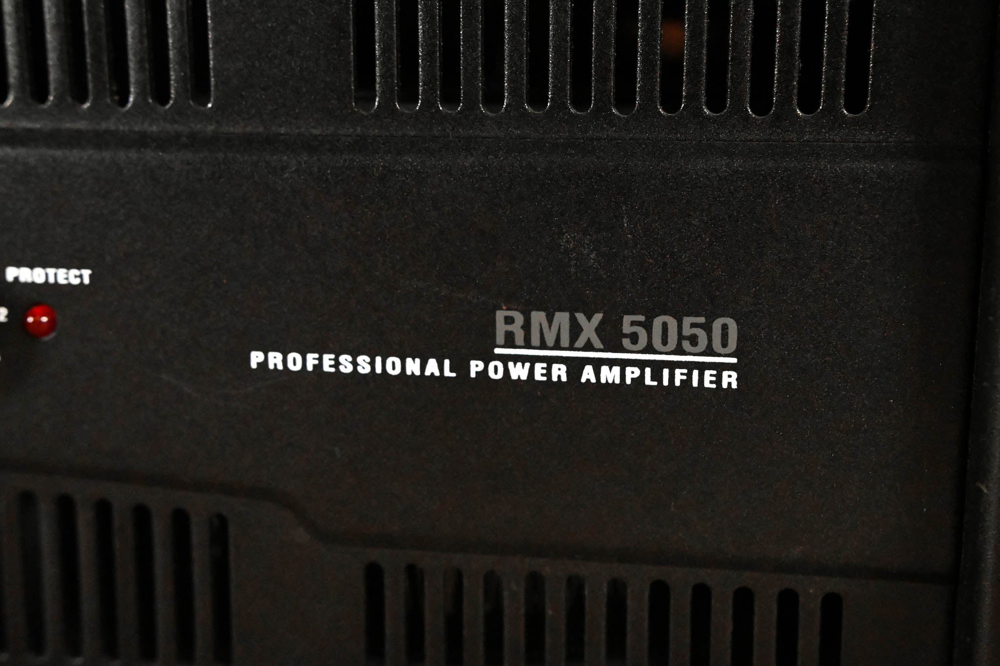 QSC RMX5050 2-Channel Power Amplifier