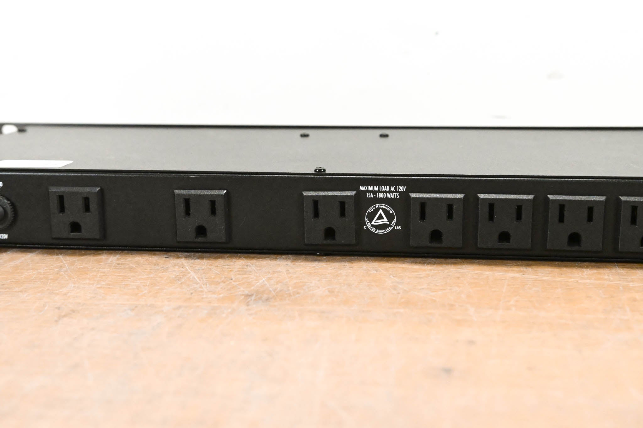 Furman M-8x 15A Power Conditioner