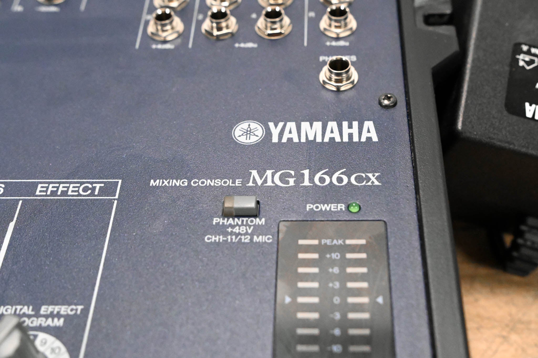 Yamaha MG166CX 16-Channel, 6-Bus Analog Mixer