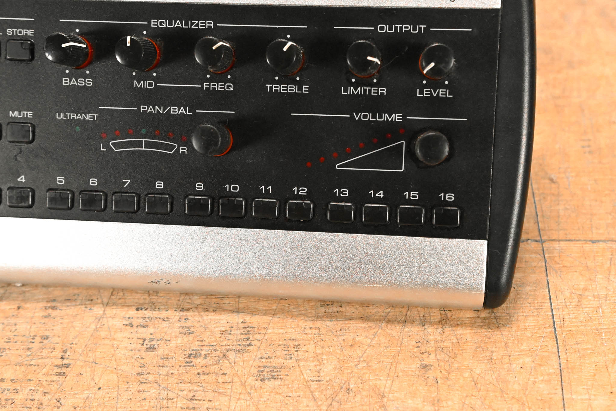 Behringer Powerplay P16-M 16-Channel Digital Personal Mixer