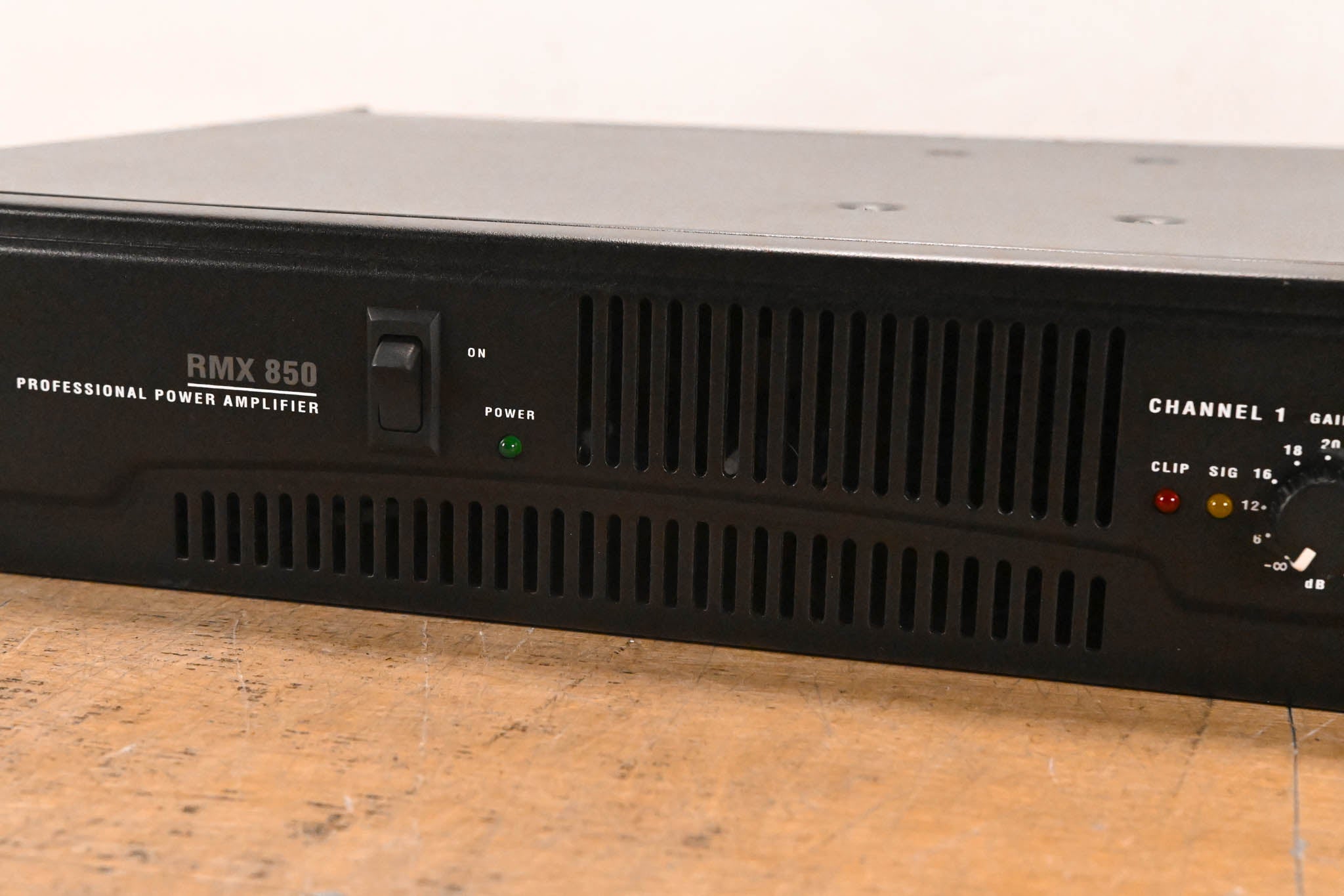 QSC RMX850 2-Channel Power Amplifier