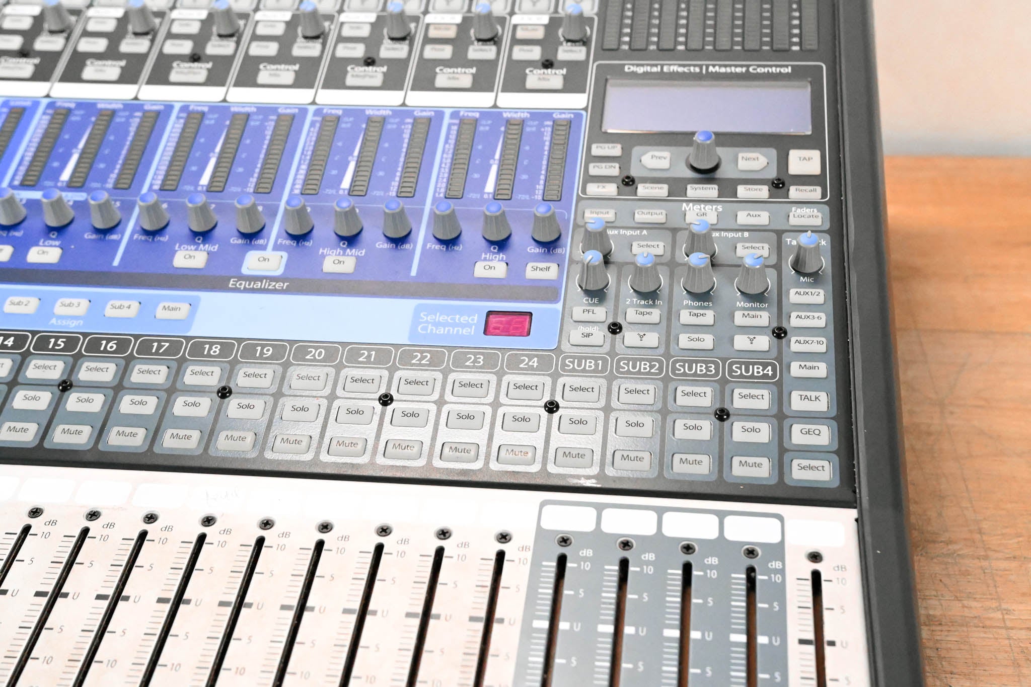 PreSonus StudioLive 24.4.2 24-Channel Digital Audio Mixer