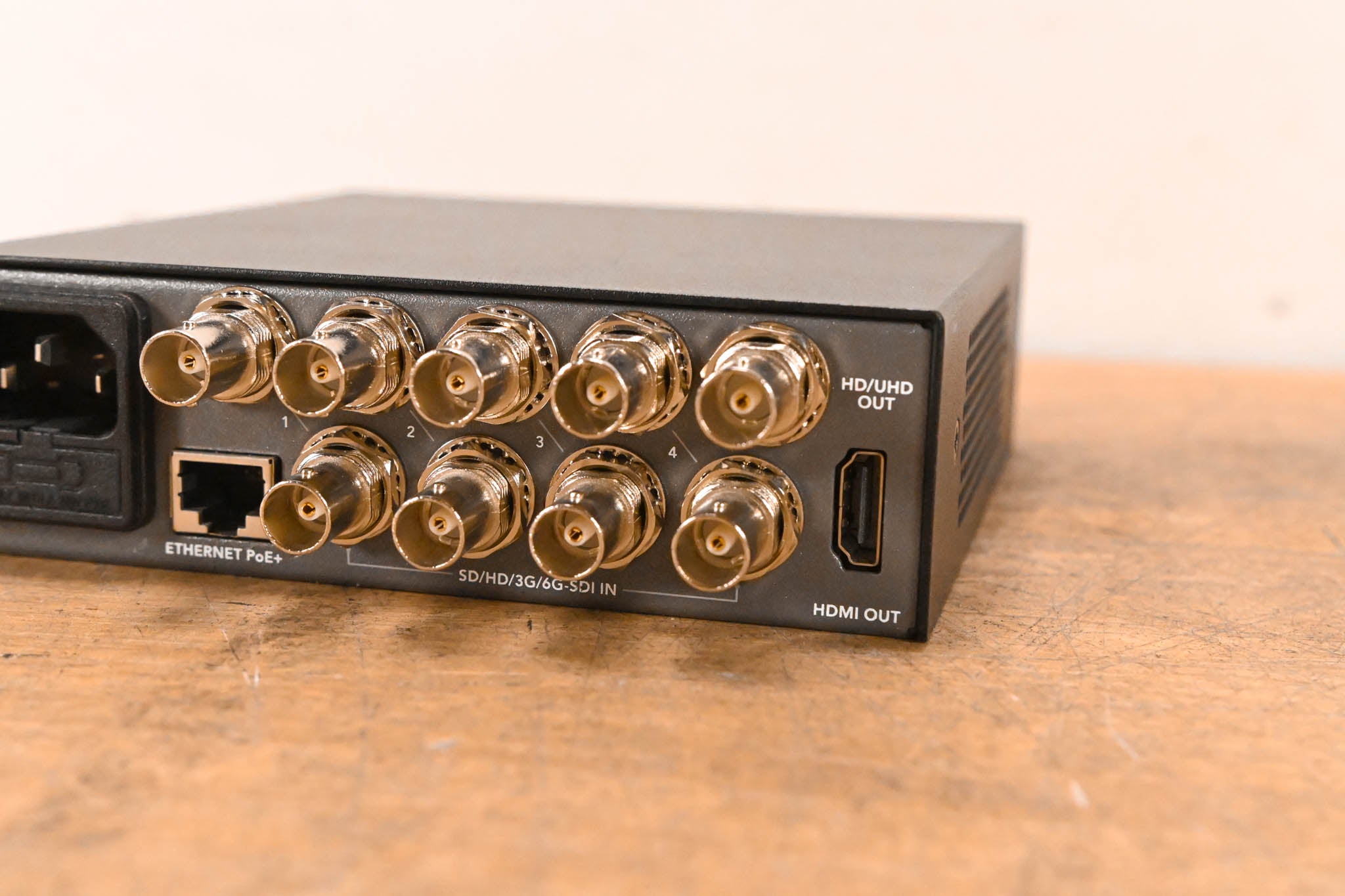 その他 Blackmagic MultiView 4 HD Amazon.com: Blackmagic Design Multiview 4 HD (BM-HDL-MULTIP3G/04HD