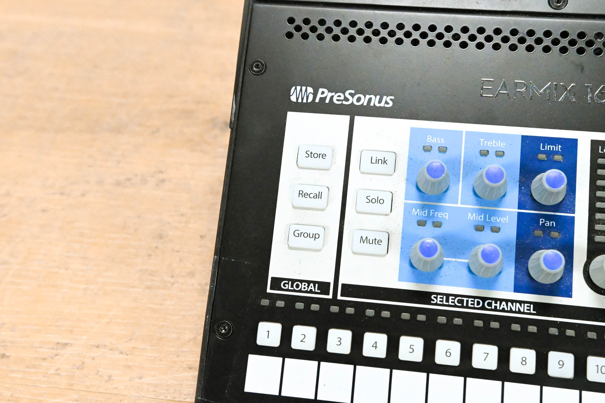 PreSonus EarMix 16M 16-Channel AVB Personal Monitor Mixer