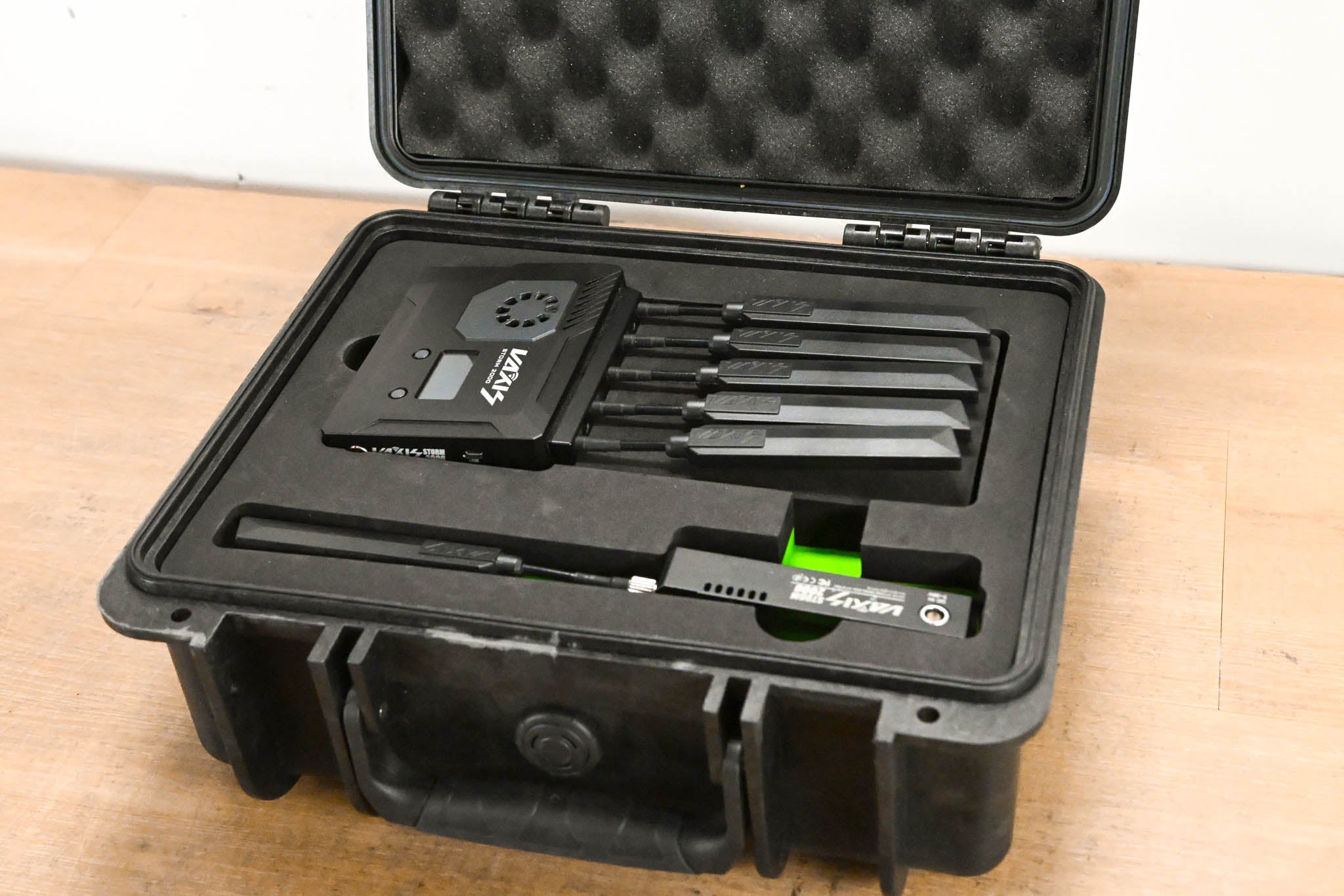 Vaxis Storm 2000 HDMI/SDI Wireless Transmission System (TX + RX)