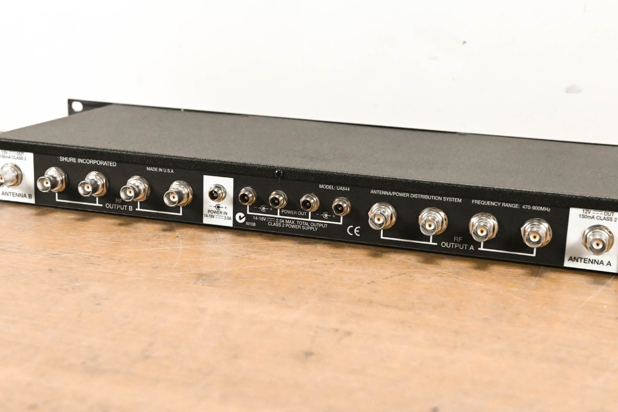 Shure UA844US Wideband UHF Antenna and Power Distributor (NO PSU)