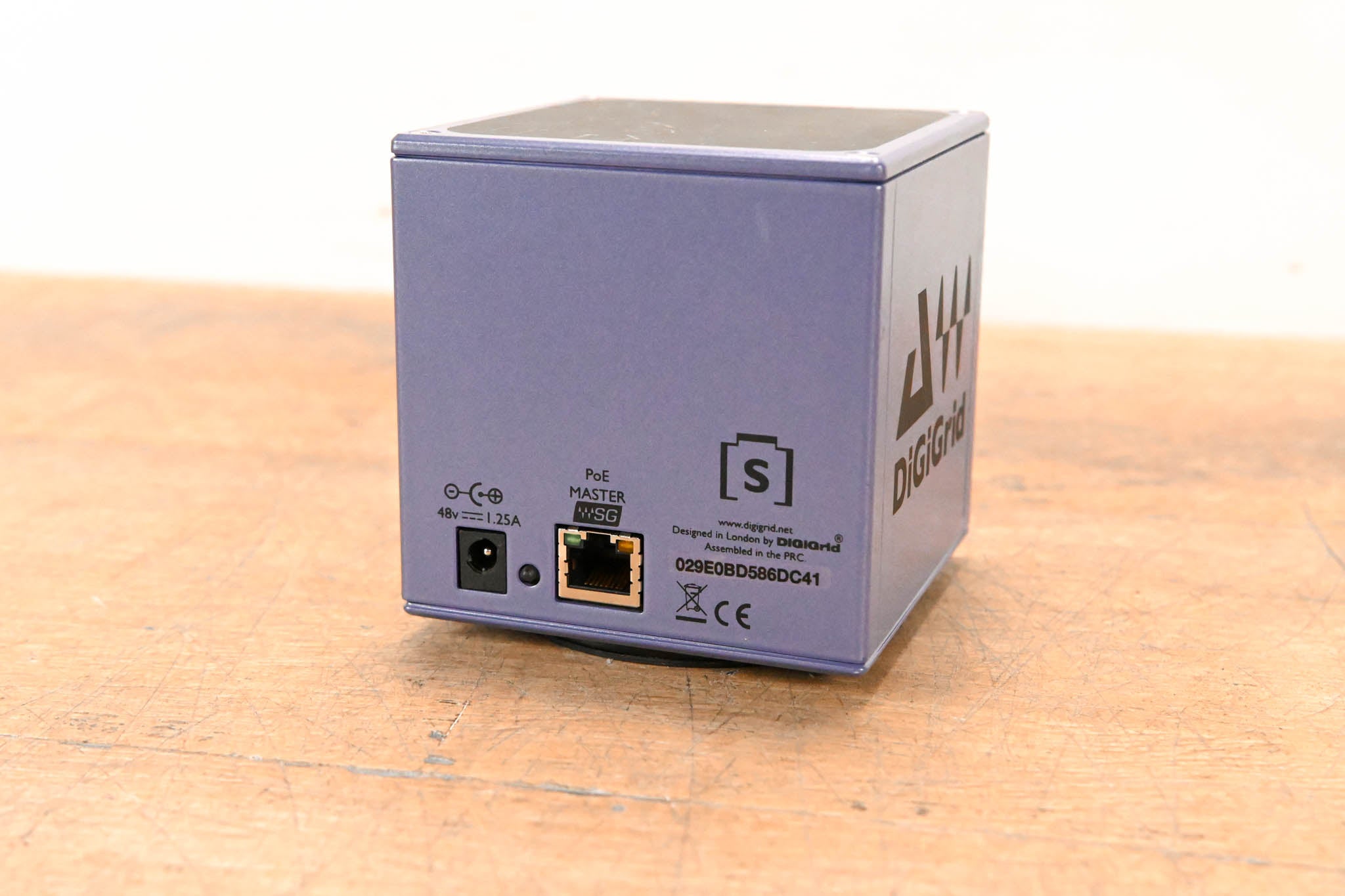 Waves DigiGrid S Gigabit Ethernet Switch with PoE (NO POWER SUPPLY)