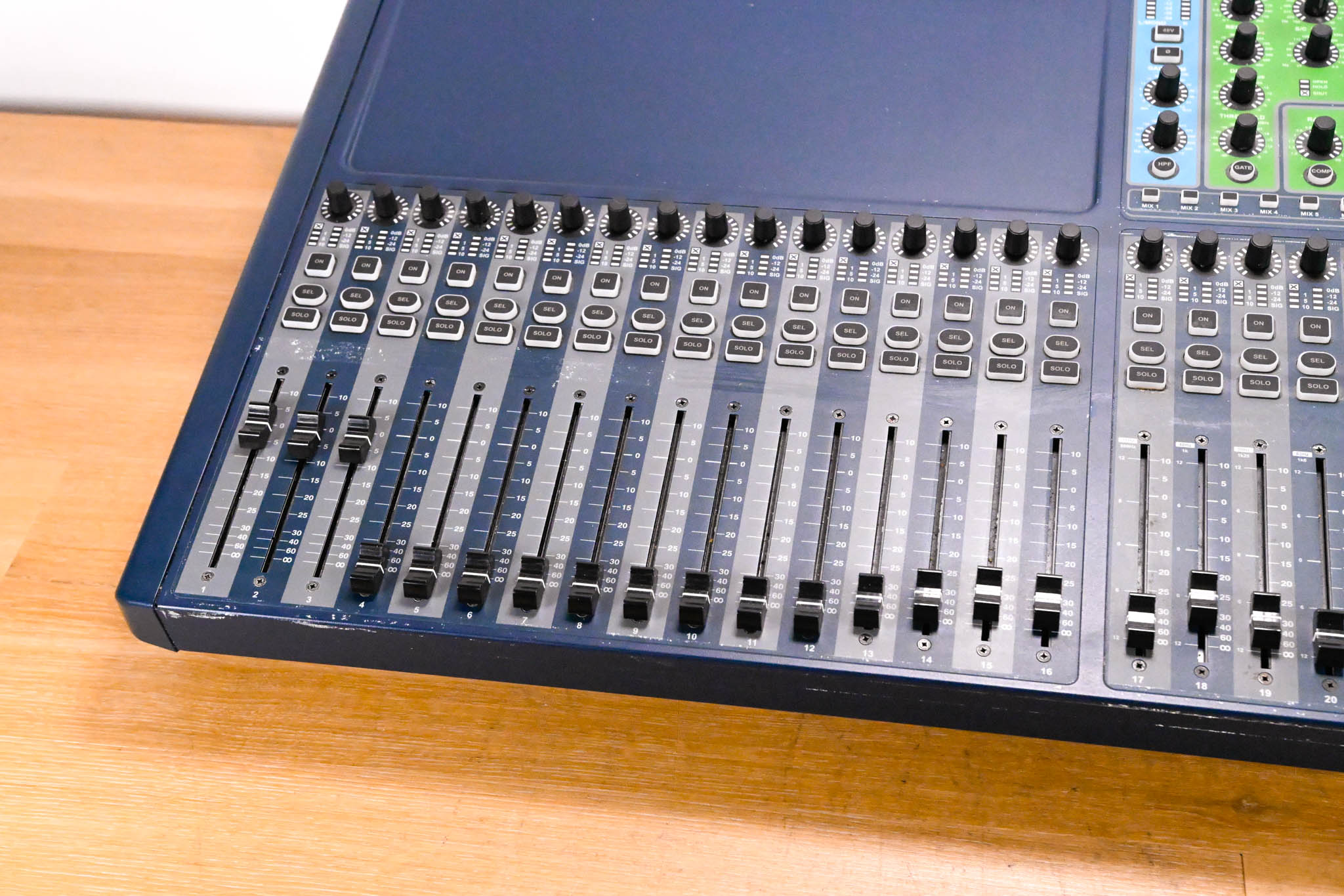 Soundcraft Si Expression 3 32-Channel Digital Mixer CG01X6L