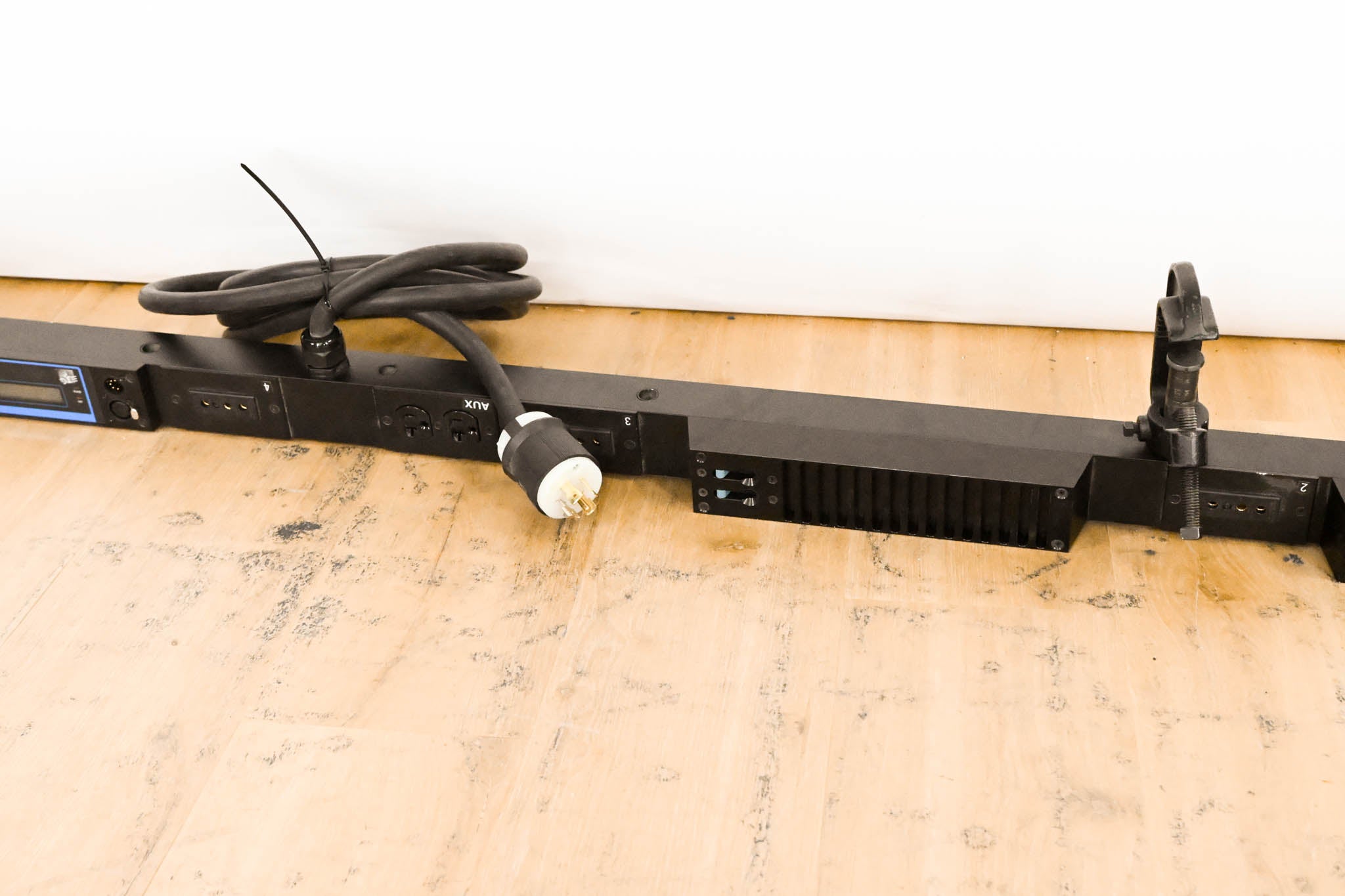 ETC SB6-10M 6 x 10A (1200W) SmartBar with Stage Pin Connectors