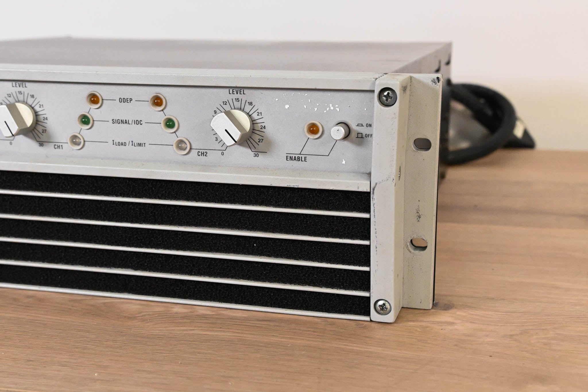 Crown Macro-Tech 5002VZ 2-Channel Power Amplifier