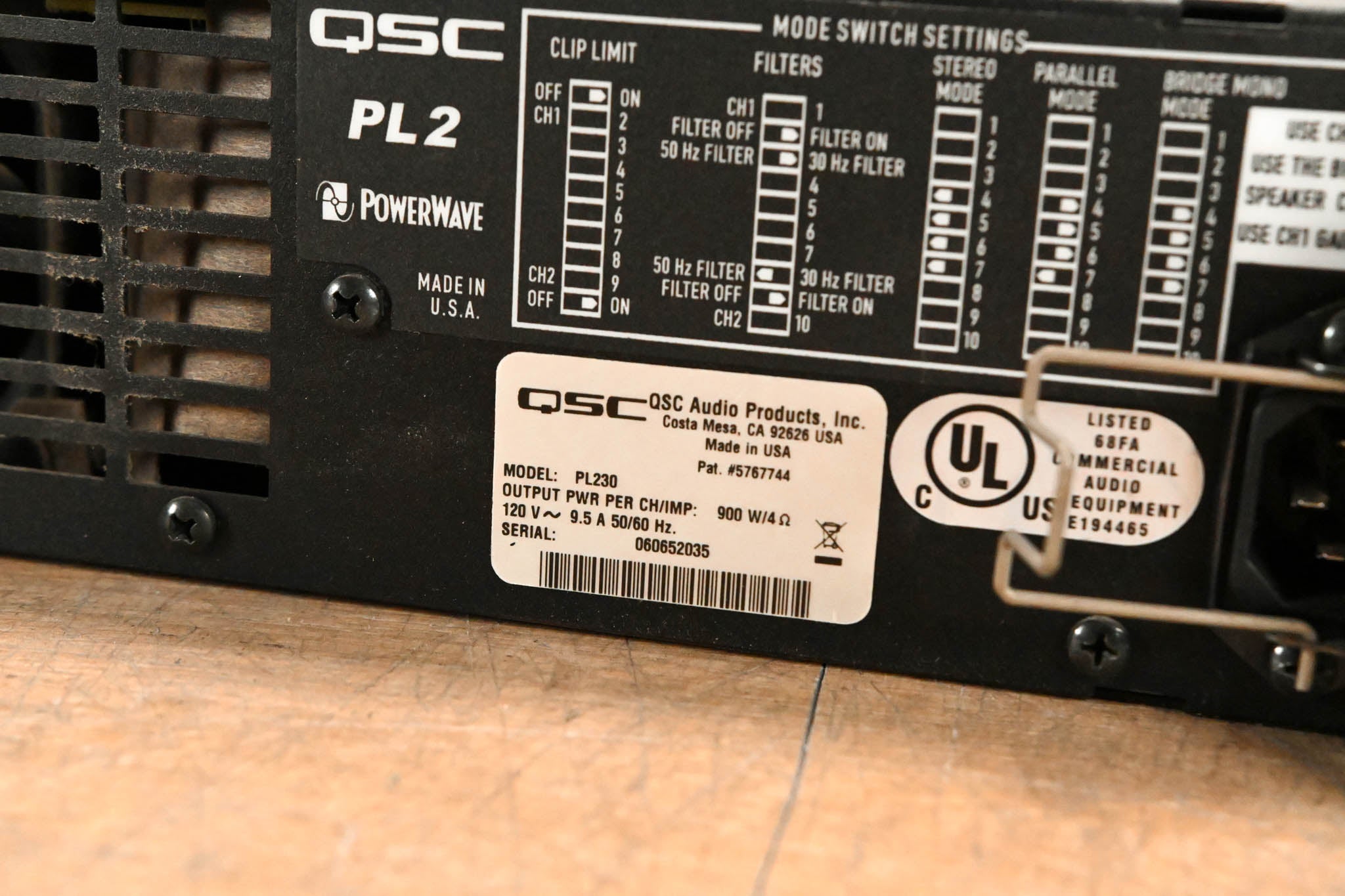 QSC PL230 PowerLight 2 Series 2-Channel 1500W Power Amplifier