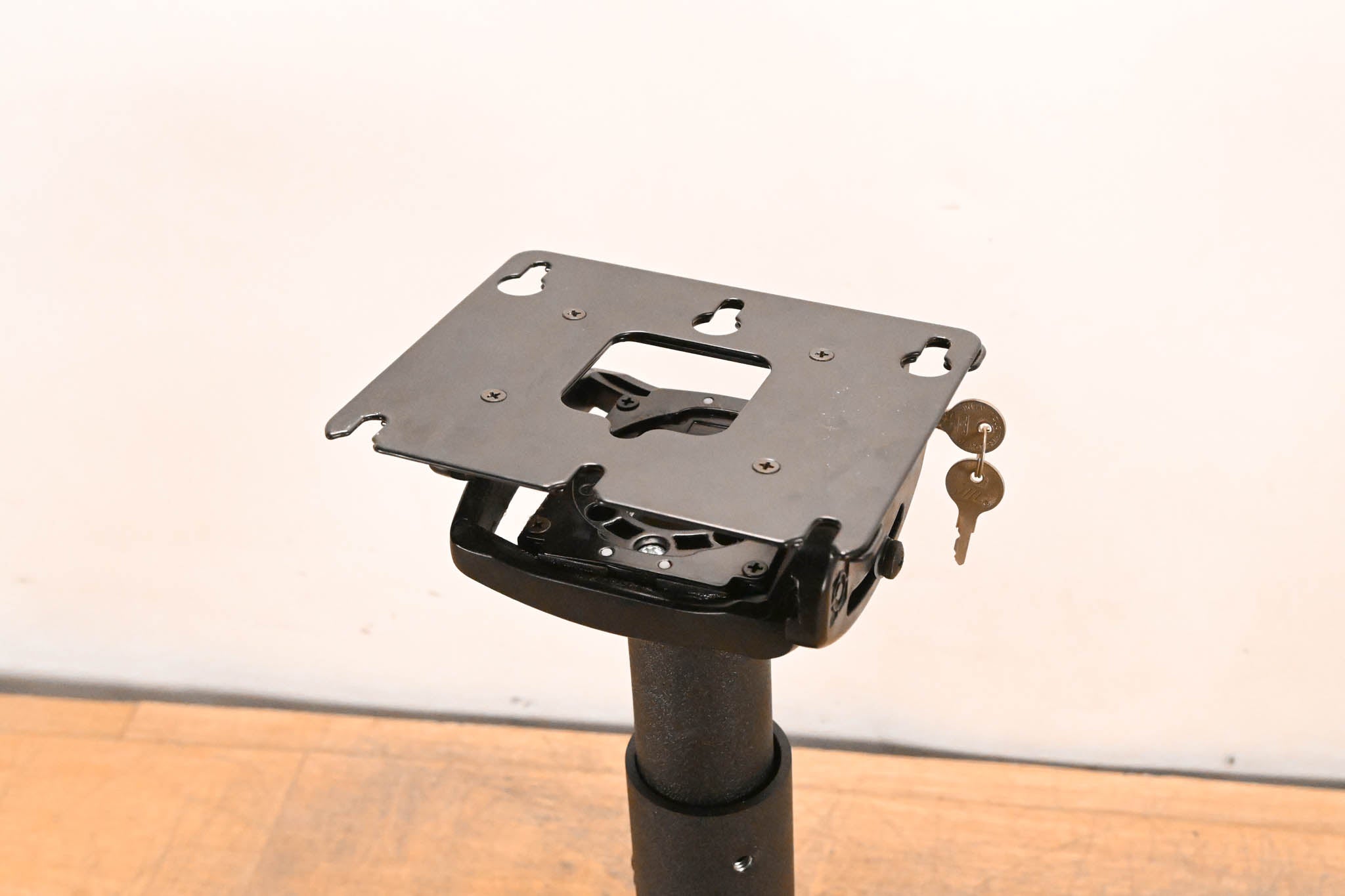 Chief RPMA000 Projector Mount System w/ CMS009012 Column & CMA345 Plate