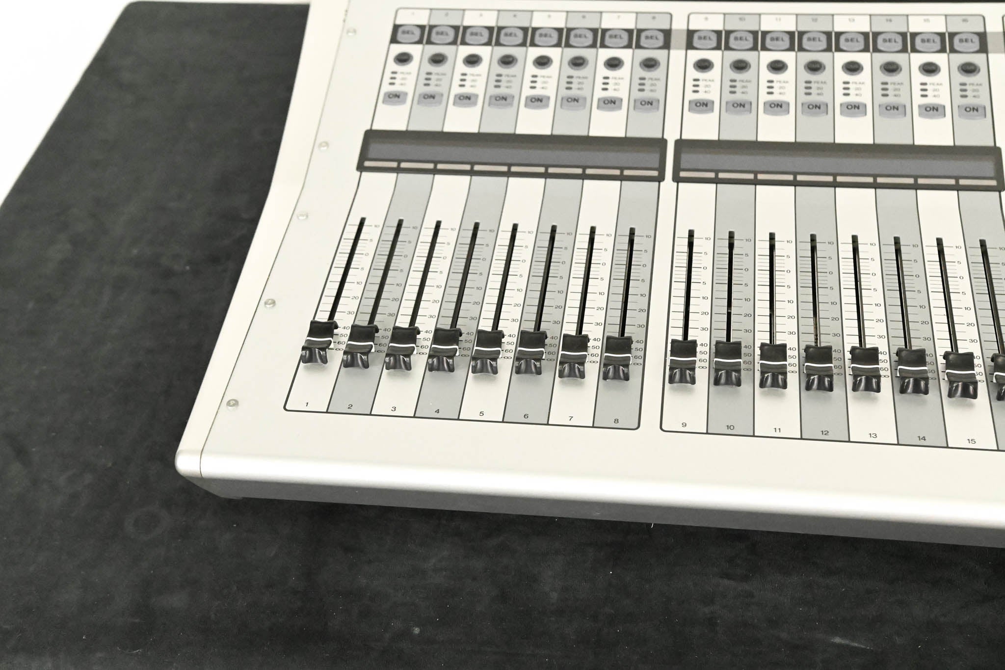 Yamaha TF3 24-Channel Digital Audio Mixer
