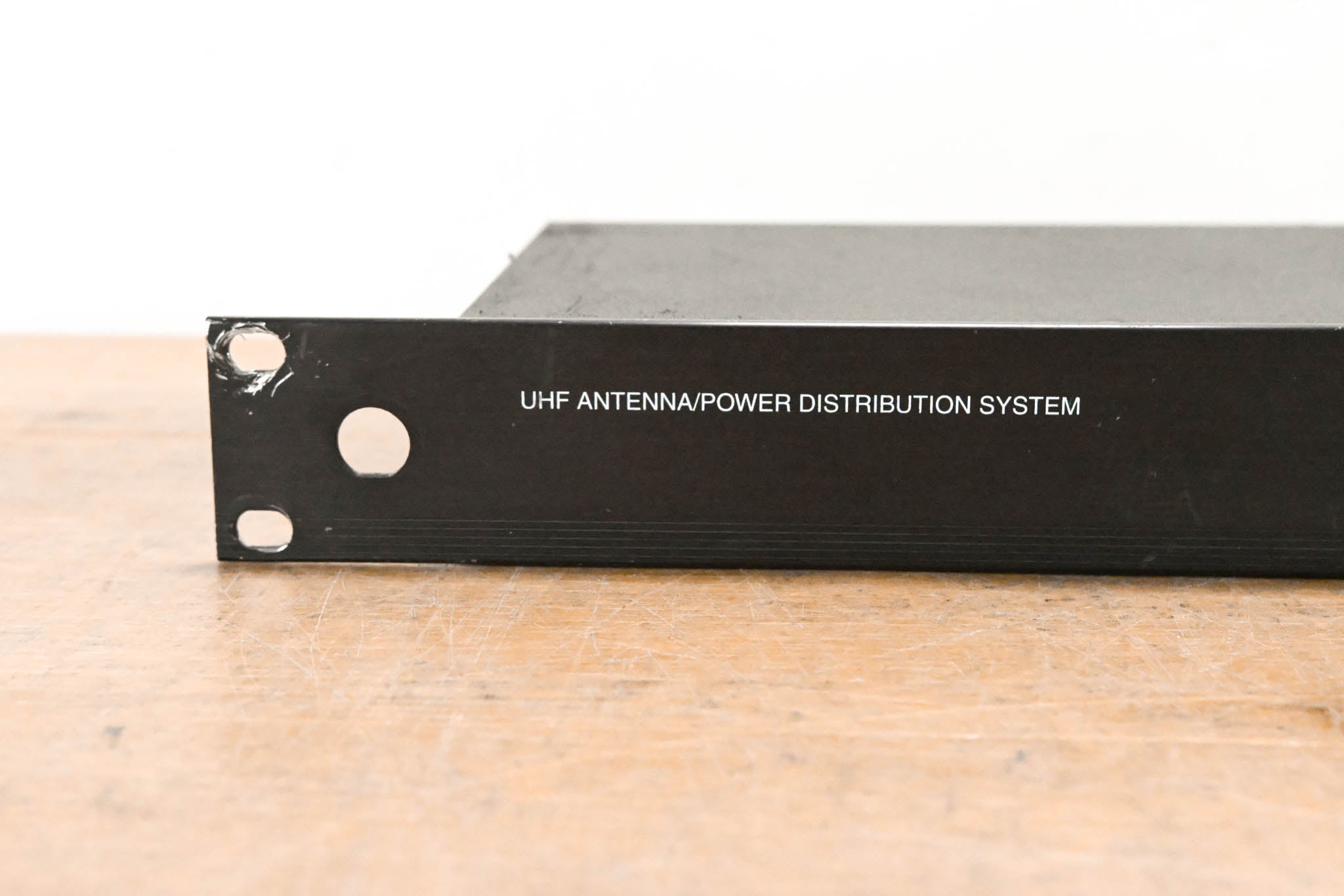 Shure UA844 Antenna Distribution System - 470-900 MHz (NO POWER SUPPLY)