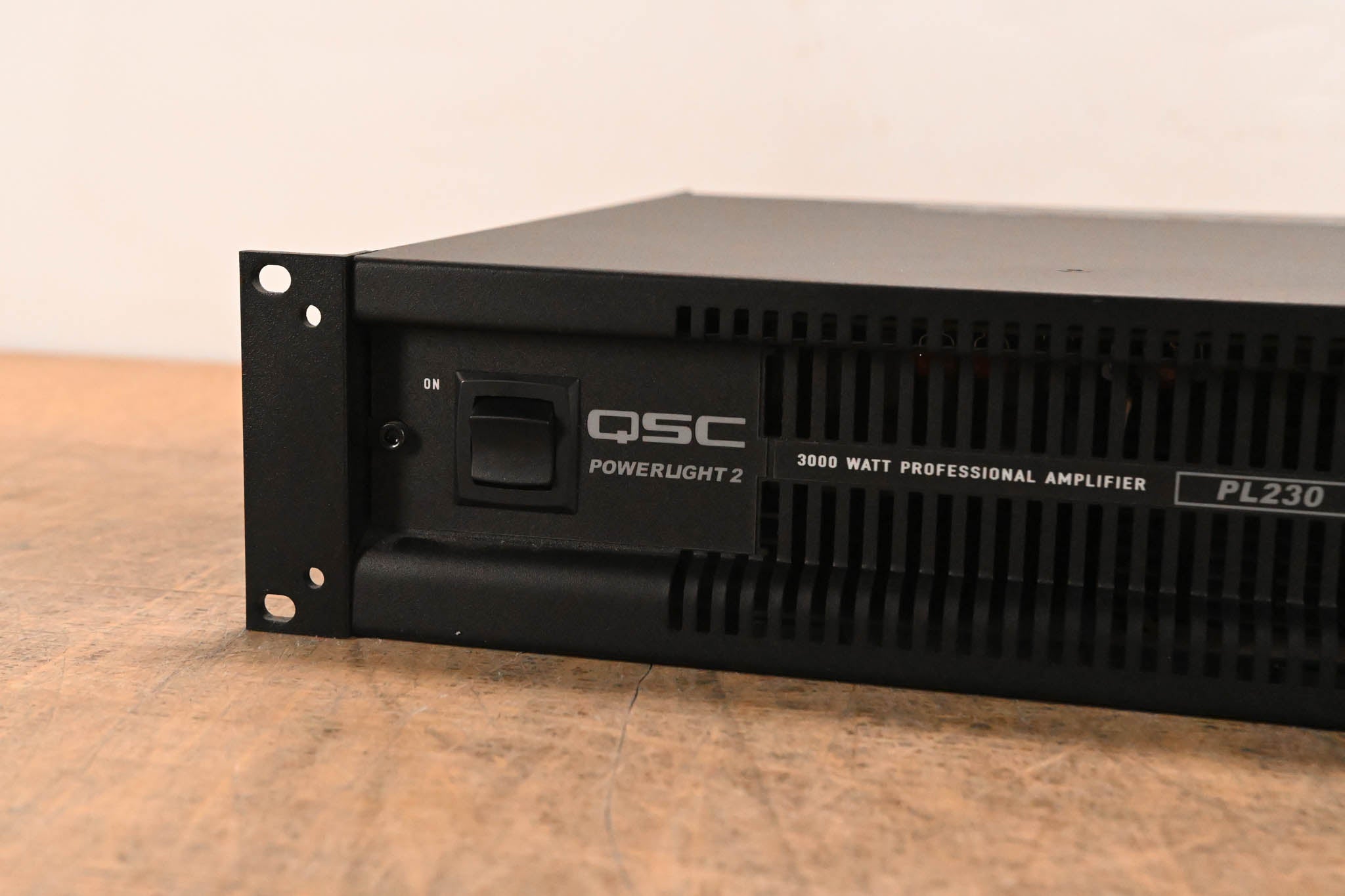 QSC PL230 PowerLight 2 Series 2-Channel 1500W Power Amplifier