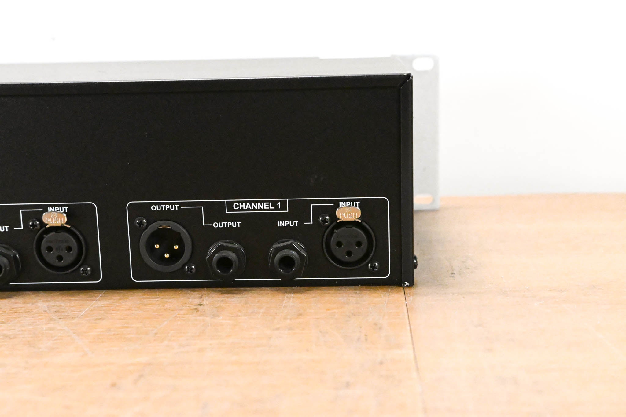 dbx 231s Two-Channel 31-Band Equalizer