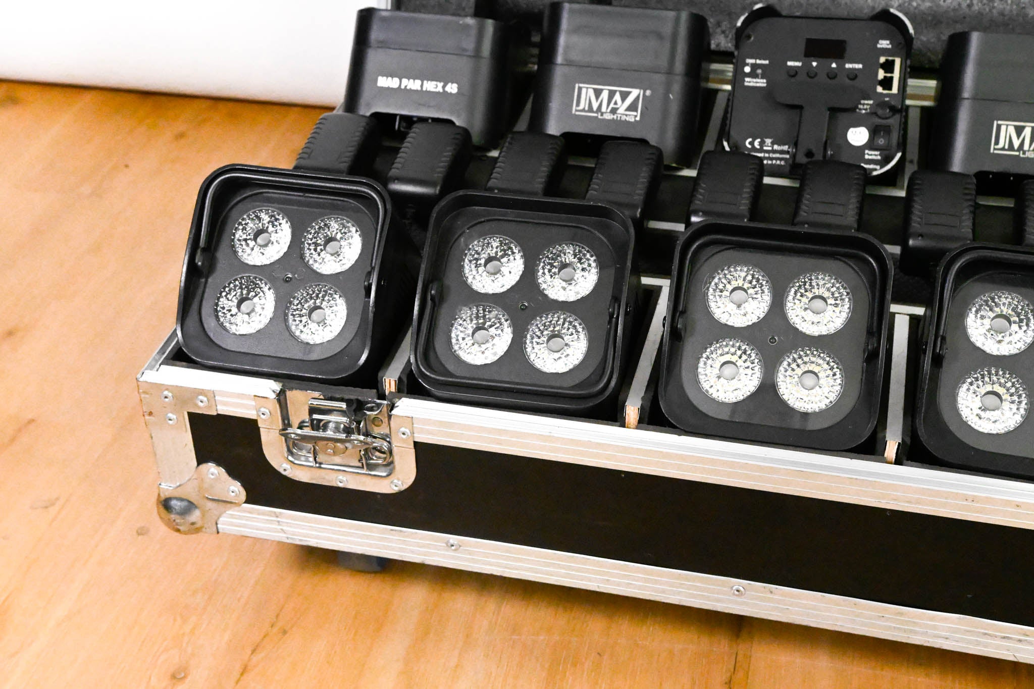 JMAZ Lighting MAD PAR HEX 4S Battery LED Uplight Kit w/ Charging Case