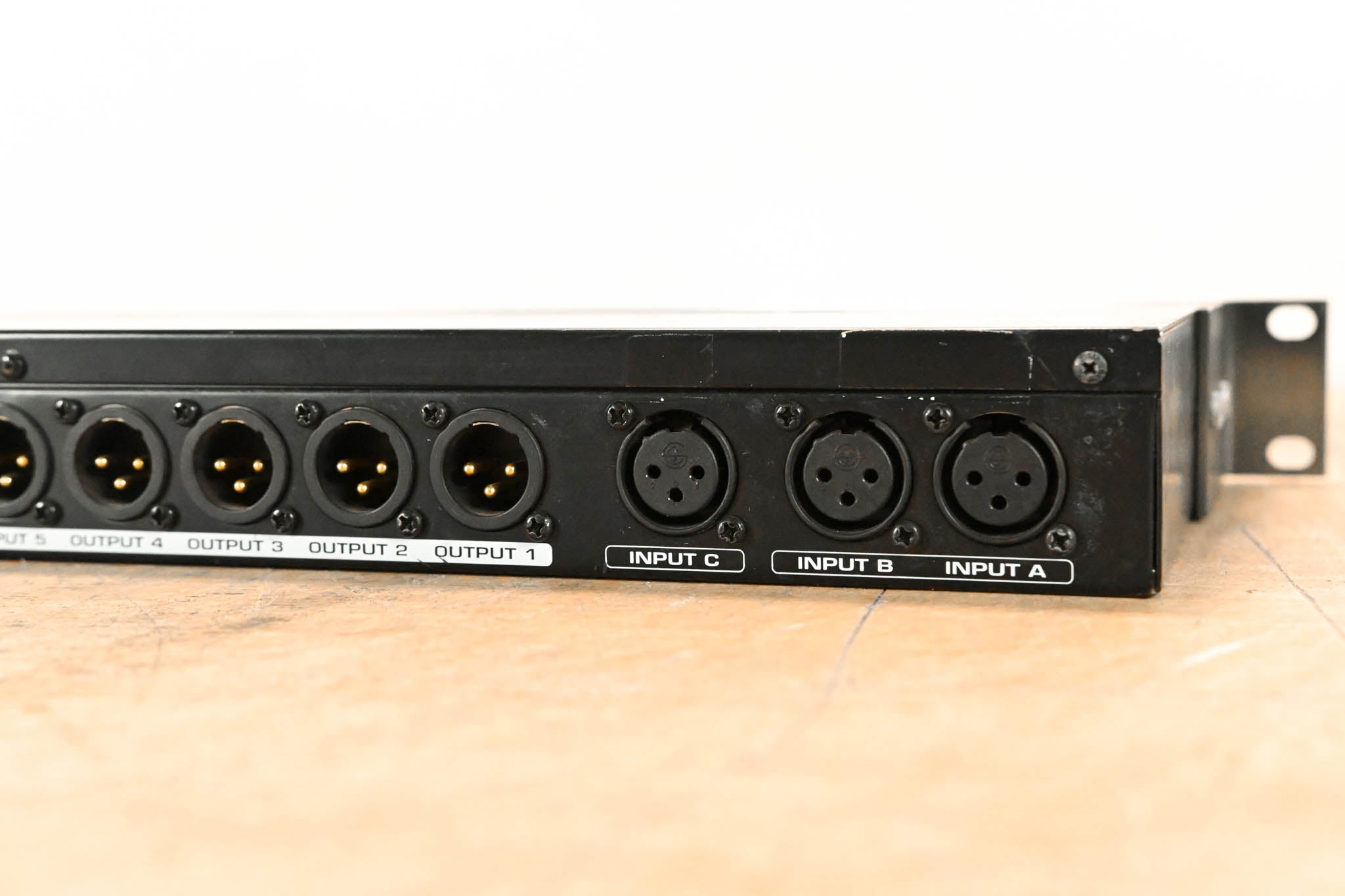 Behringer ULTRADRIVE PRO DCX2496 Loudspeaker Management System