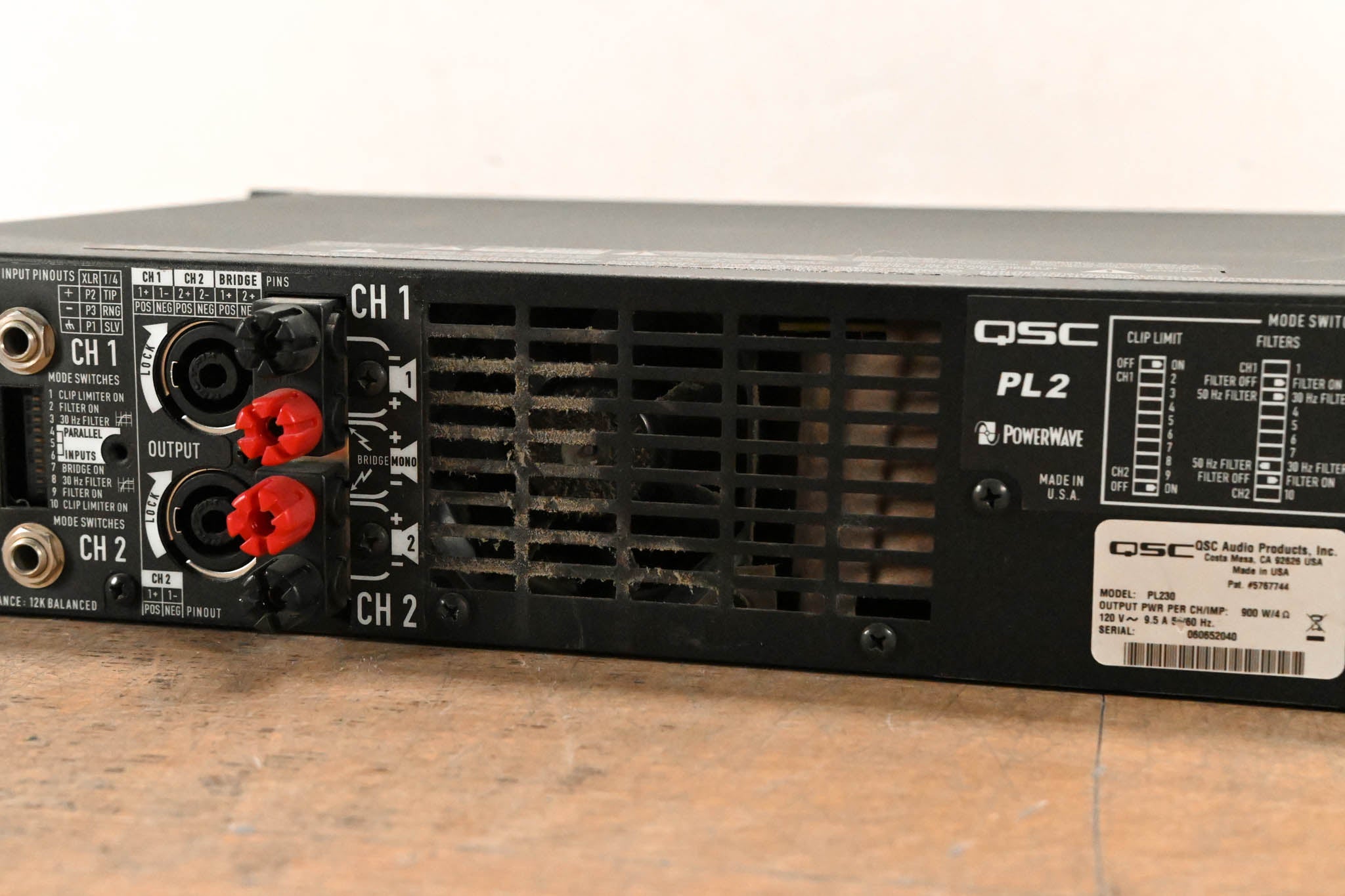 QSC PL230 PowerLight 2 Series 2-Channel 1500W Power Amplifier
