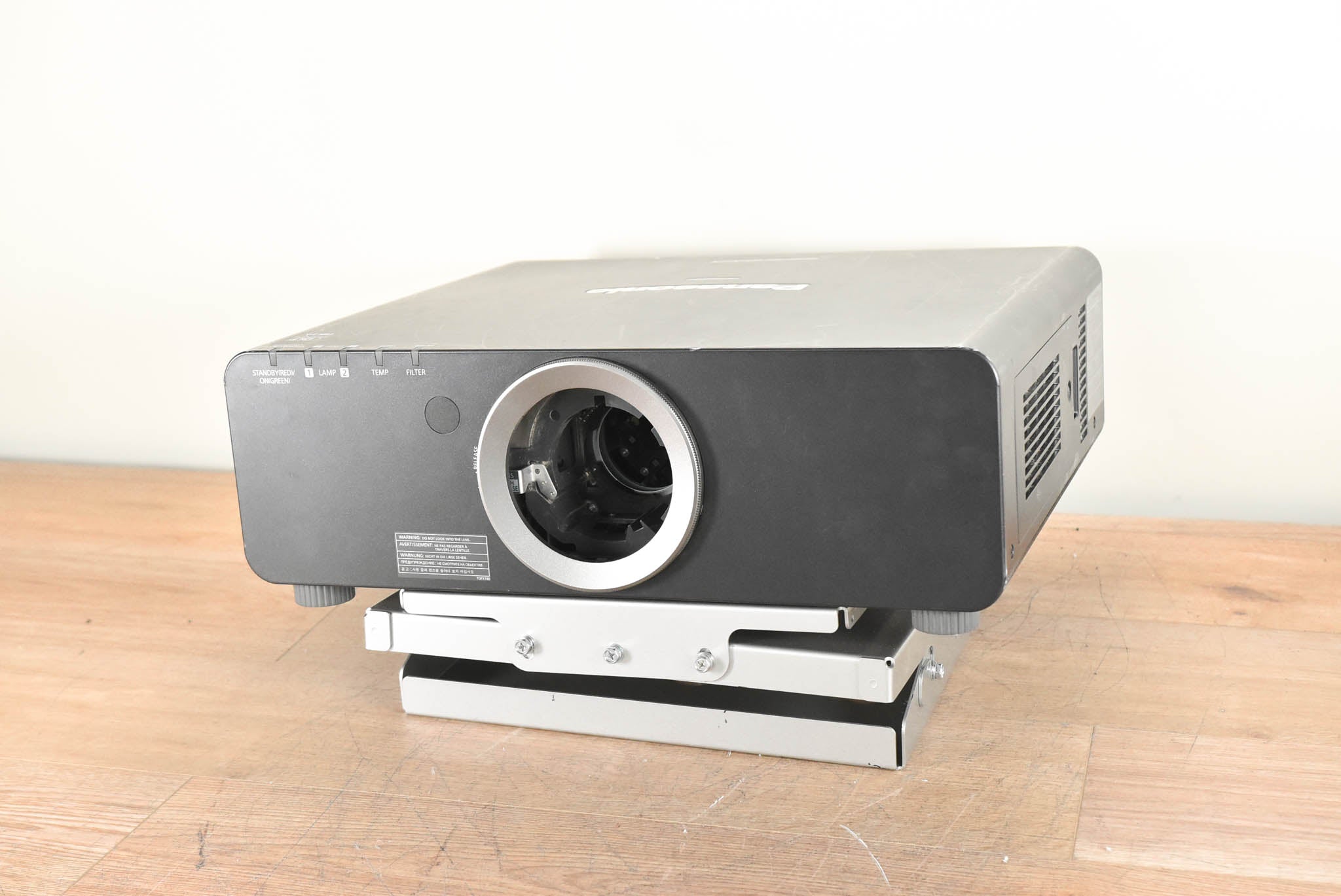 Panasonic PT-DZ6710UL 6,000-Lumen WUXGA Large Venue DLP Projector