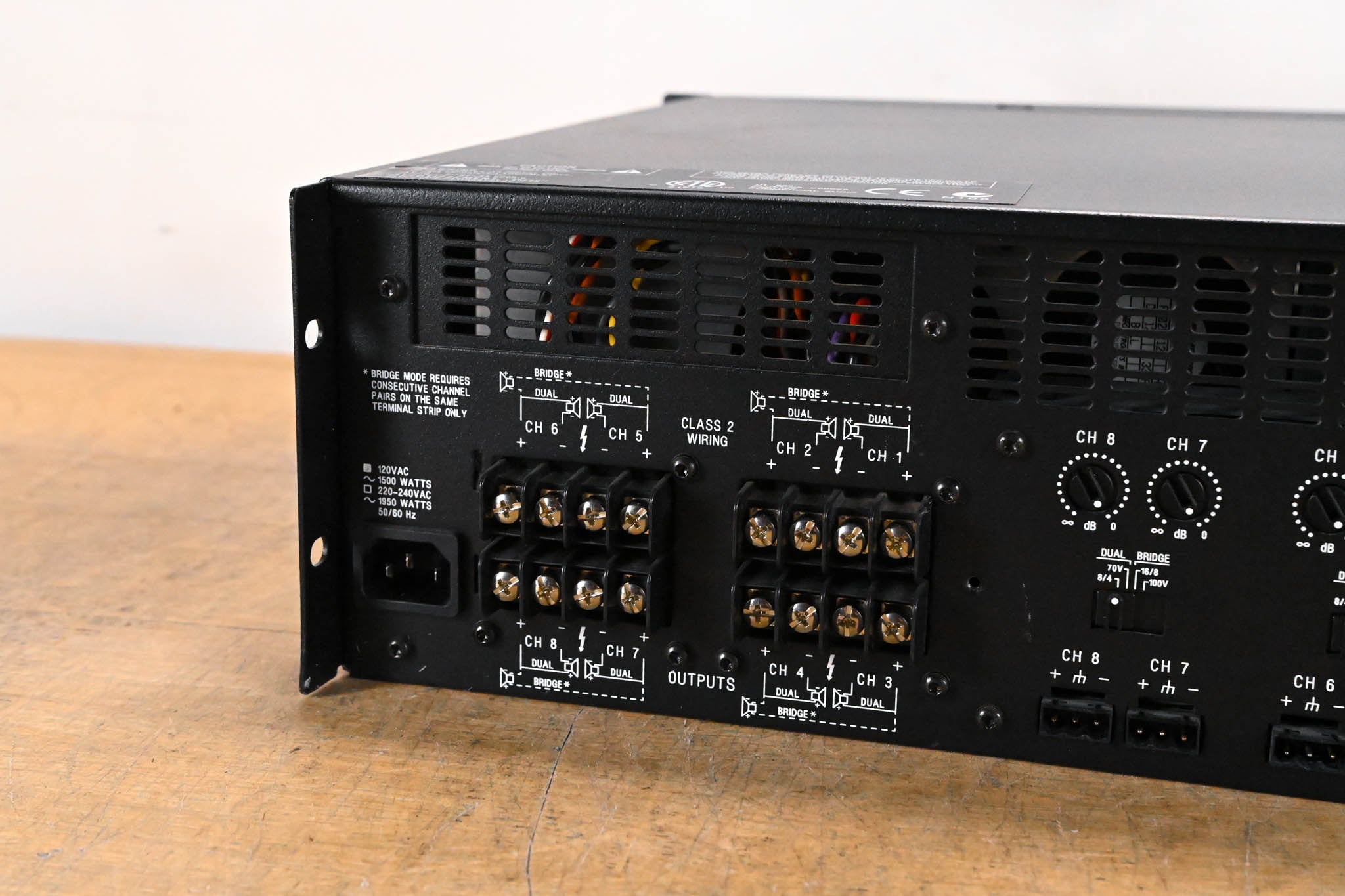 Crown CTs 8200 200W 8-Channel Power Amplifier