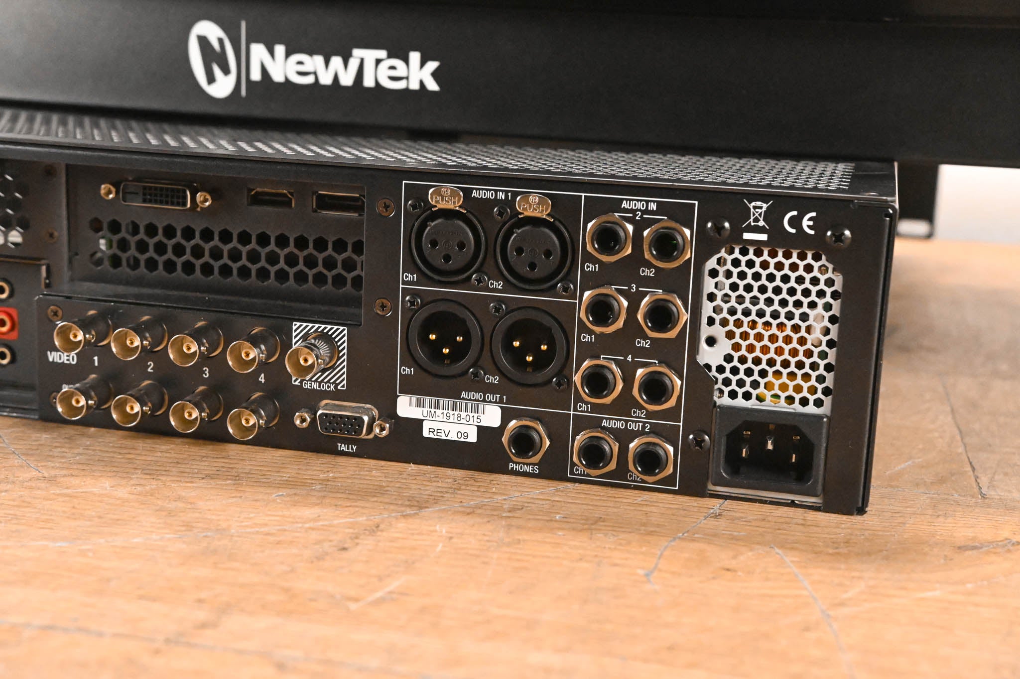 NewTek (Vizrt) TriCaster TC1 Live Production System w/ TC1 Control Panel