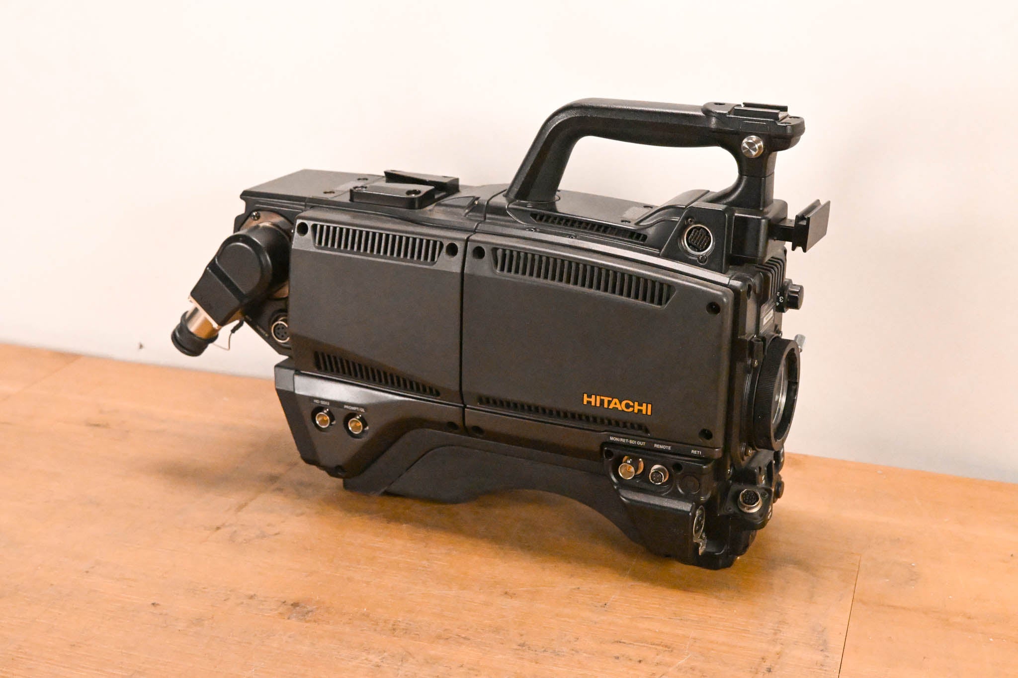 Hitachi Z-HD5000 HDTV Camera with CA-HF1000 Camera Adaptor