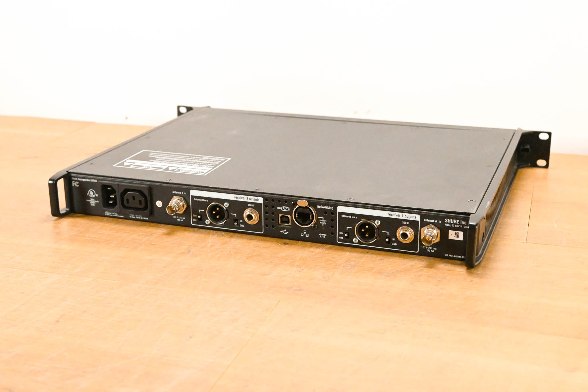 Shure UR4D Dual Wireless Receiver - G1 Band - 470-530 MHz