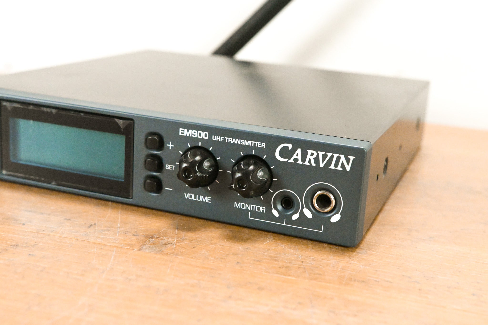 Carvin EM900 Wireless IEM System with EM901 Bodypack - 518-542 MHz